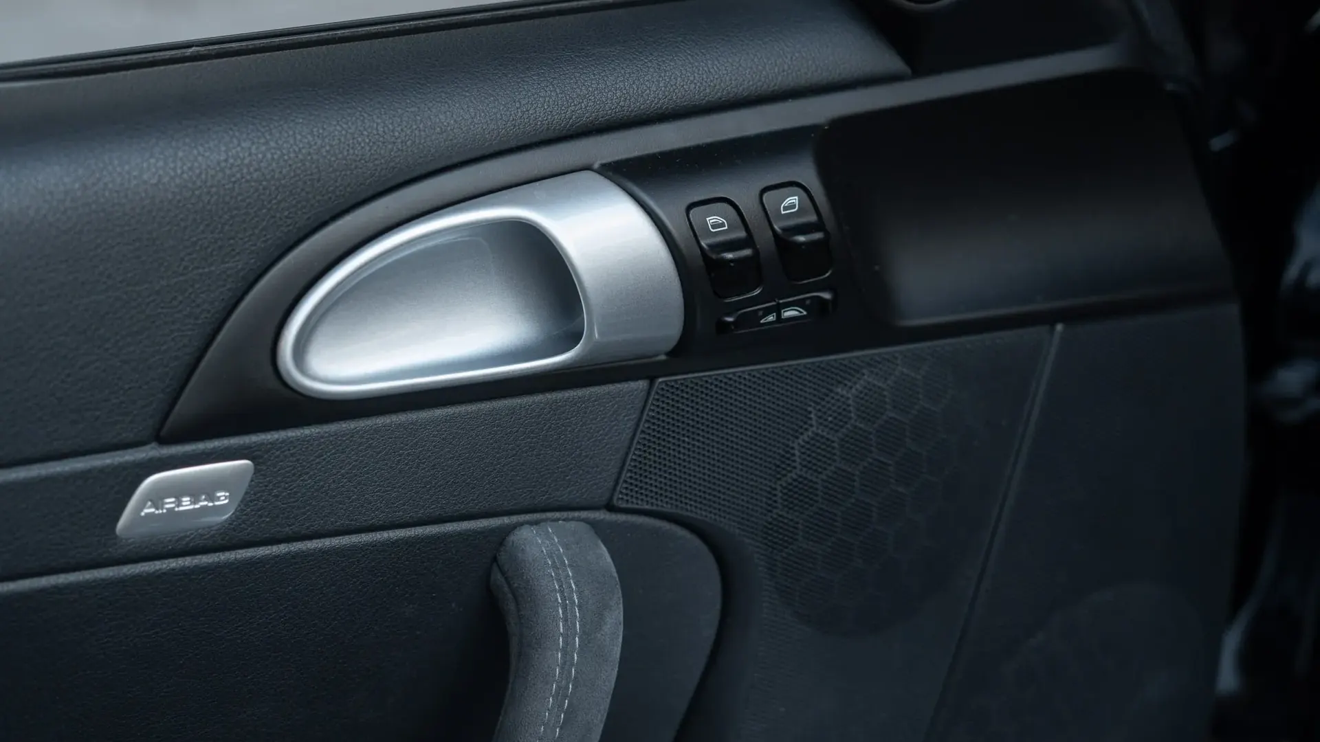 Porsche 911 — photo 26