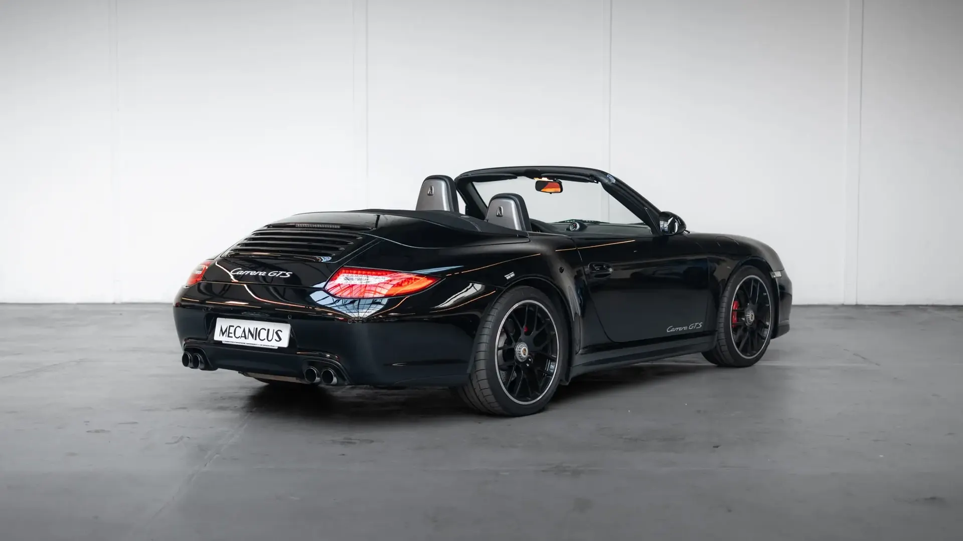 Porsche 911 — photo 2