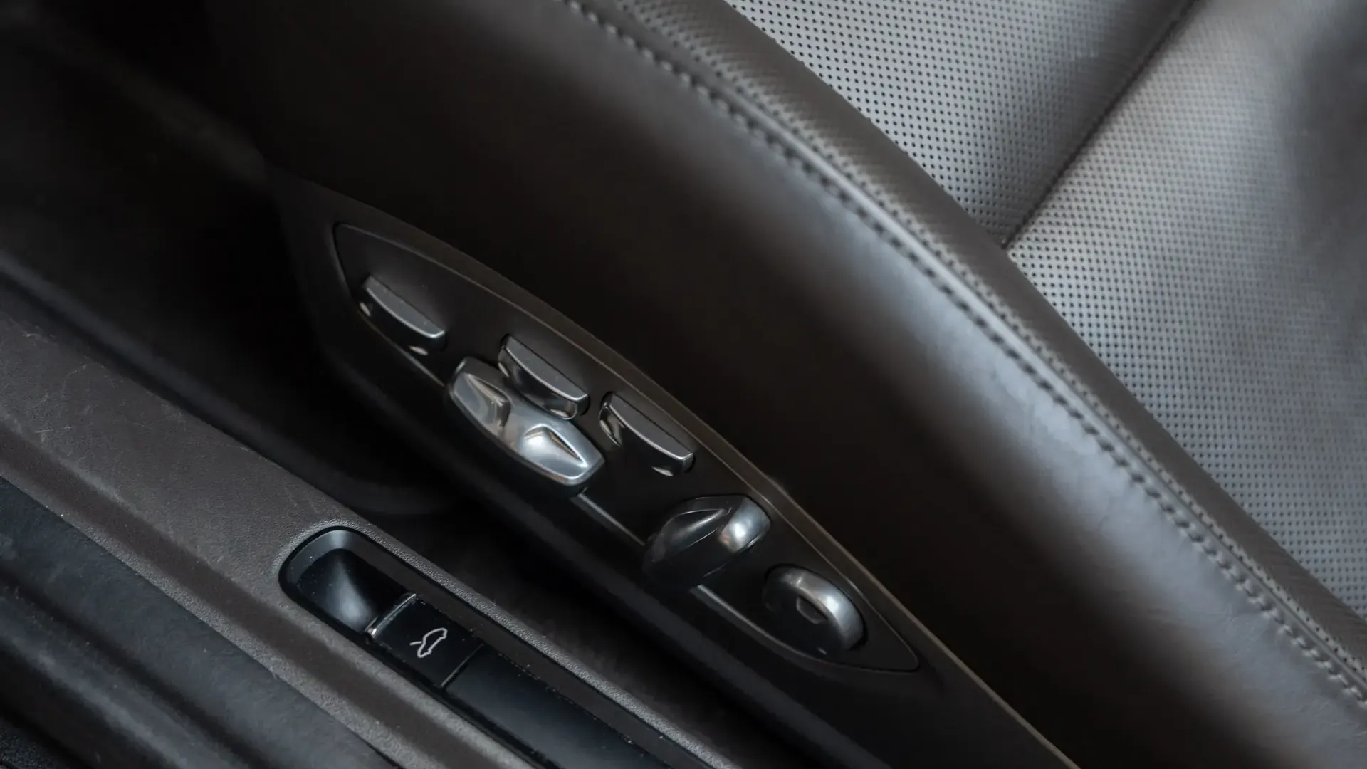 Porsche 991 — photo 32