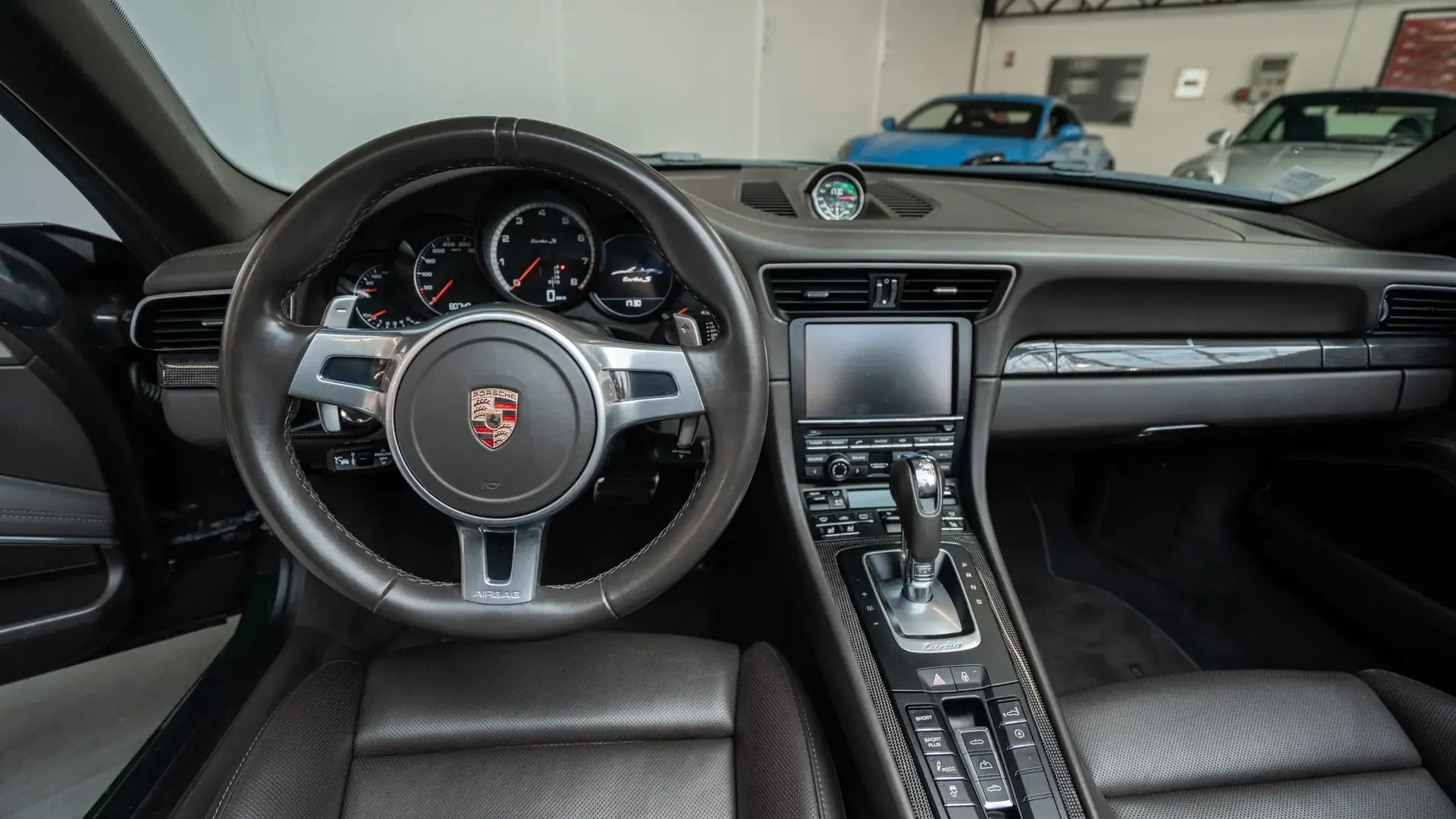 Porsche 991 — photo 25