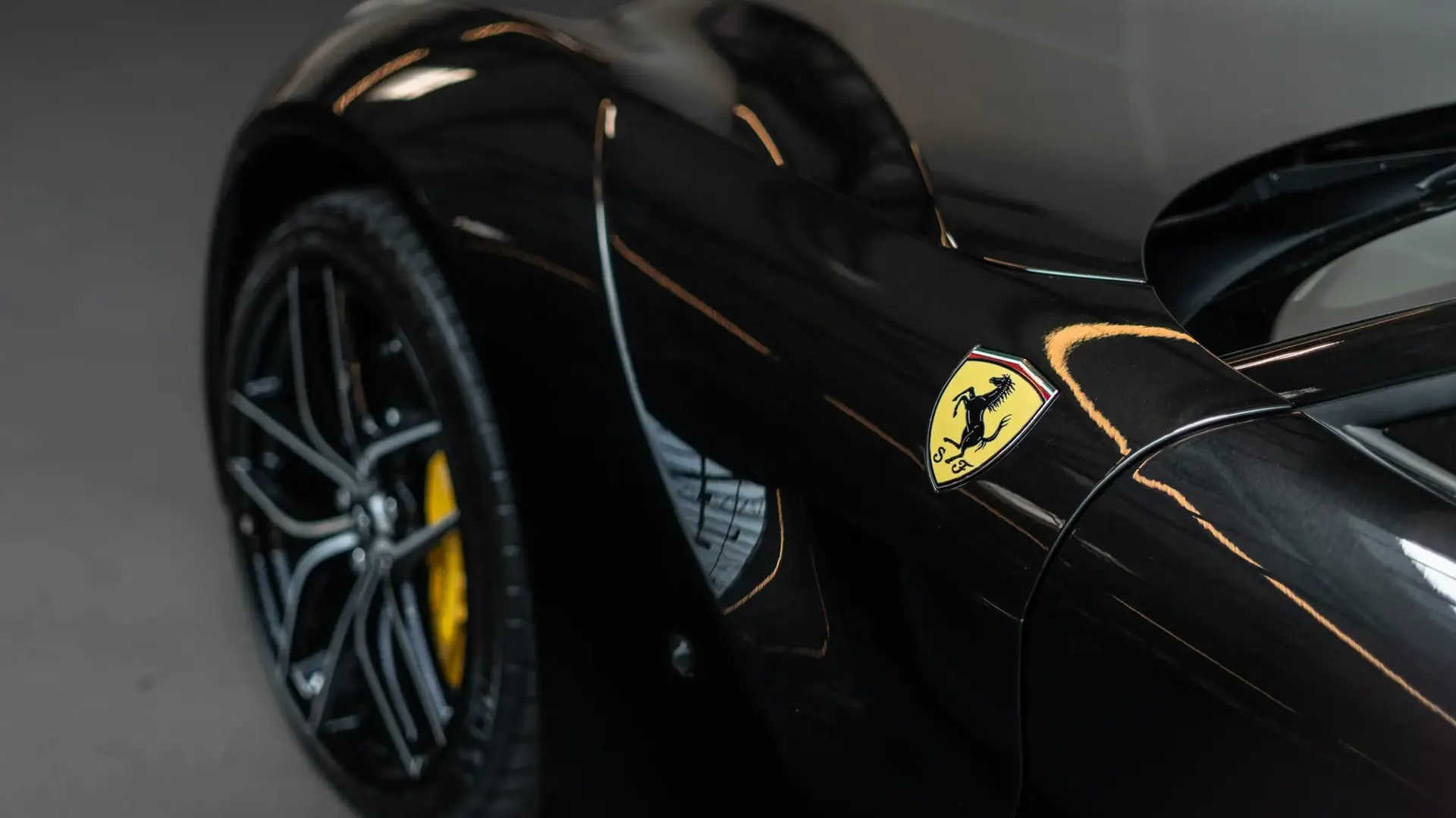 Ferrari F12 — photo 40