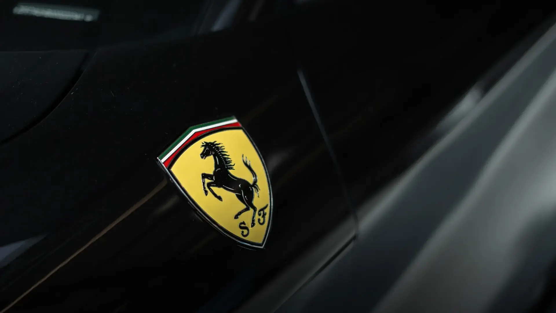 Ferrari F12 — photo 38