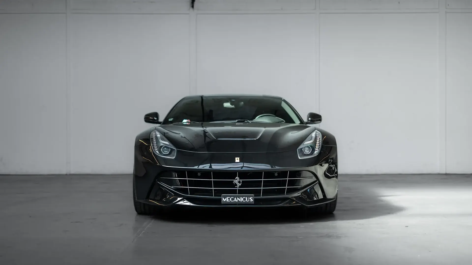 Ferrari F12 — photo 3