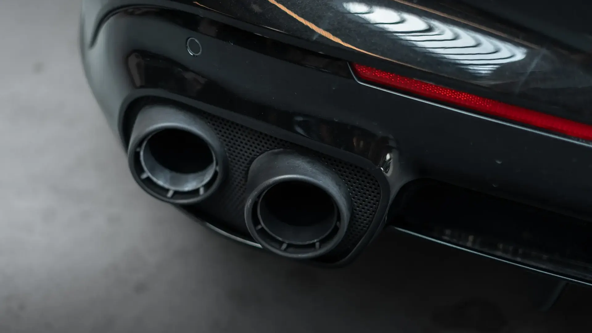 Ferrari F12 — photo 44