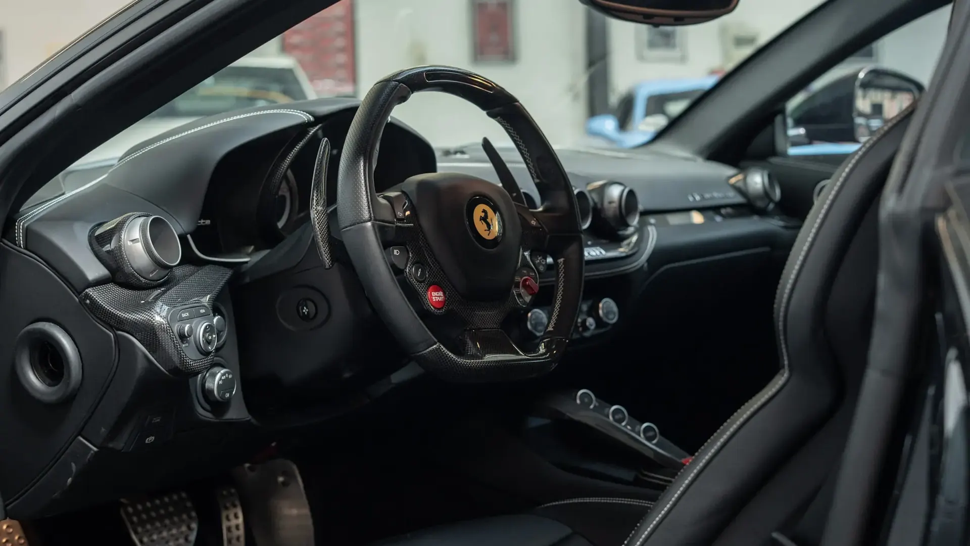 Ferrari F12 — photo 8