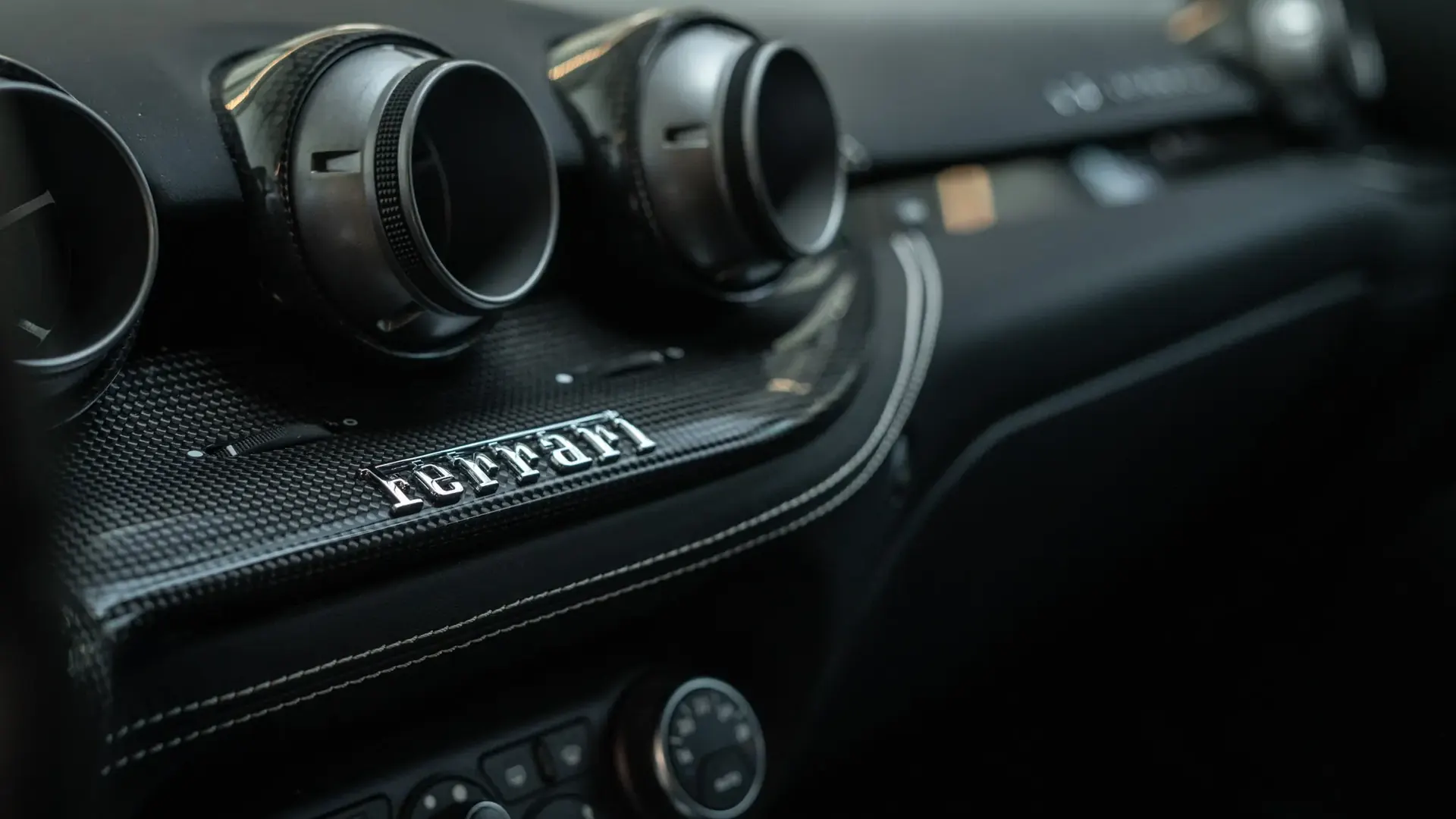 Ferrari F12 — photo 15