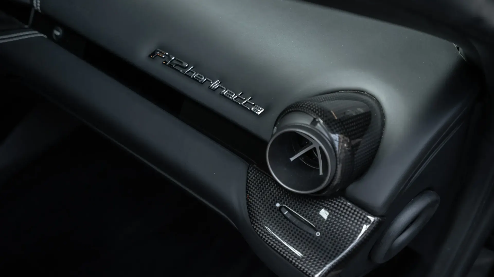 Ferrari F12 — photo 30