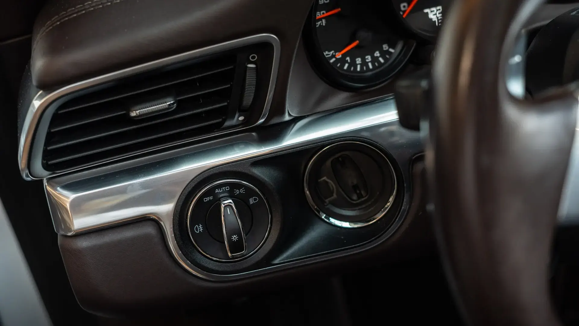 Porsche 911 — photo 19