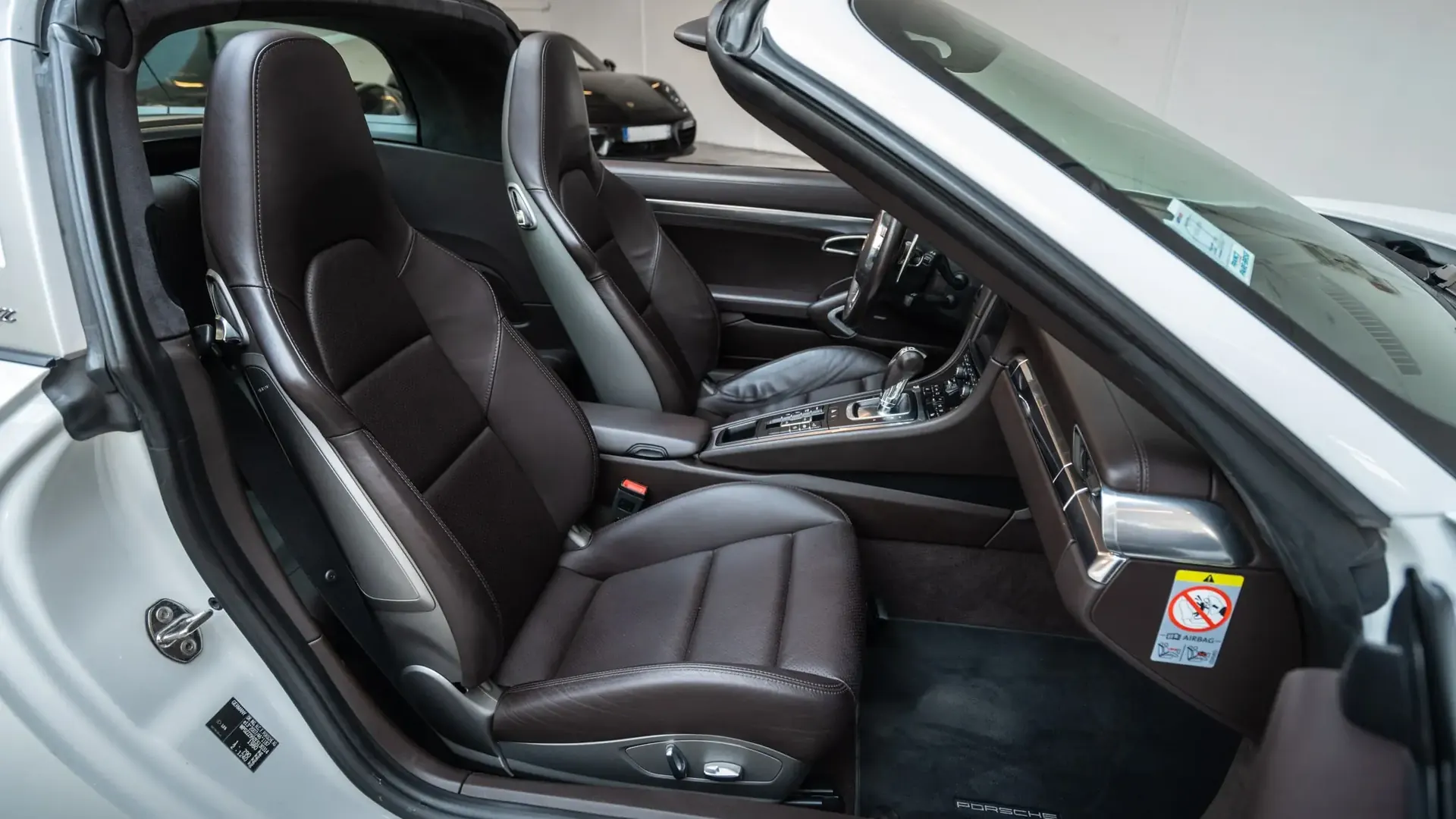 Porsche 911 — photo 28