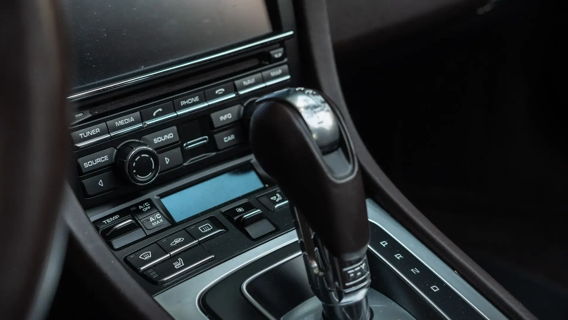 Porsche 911 — photo 24