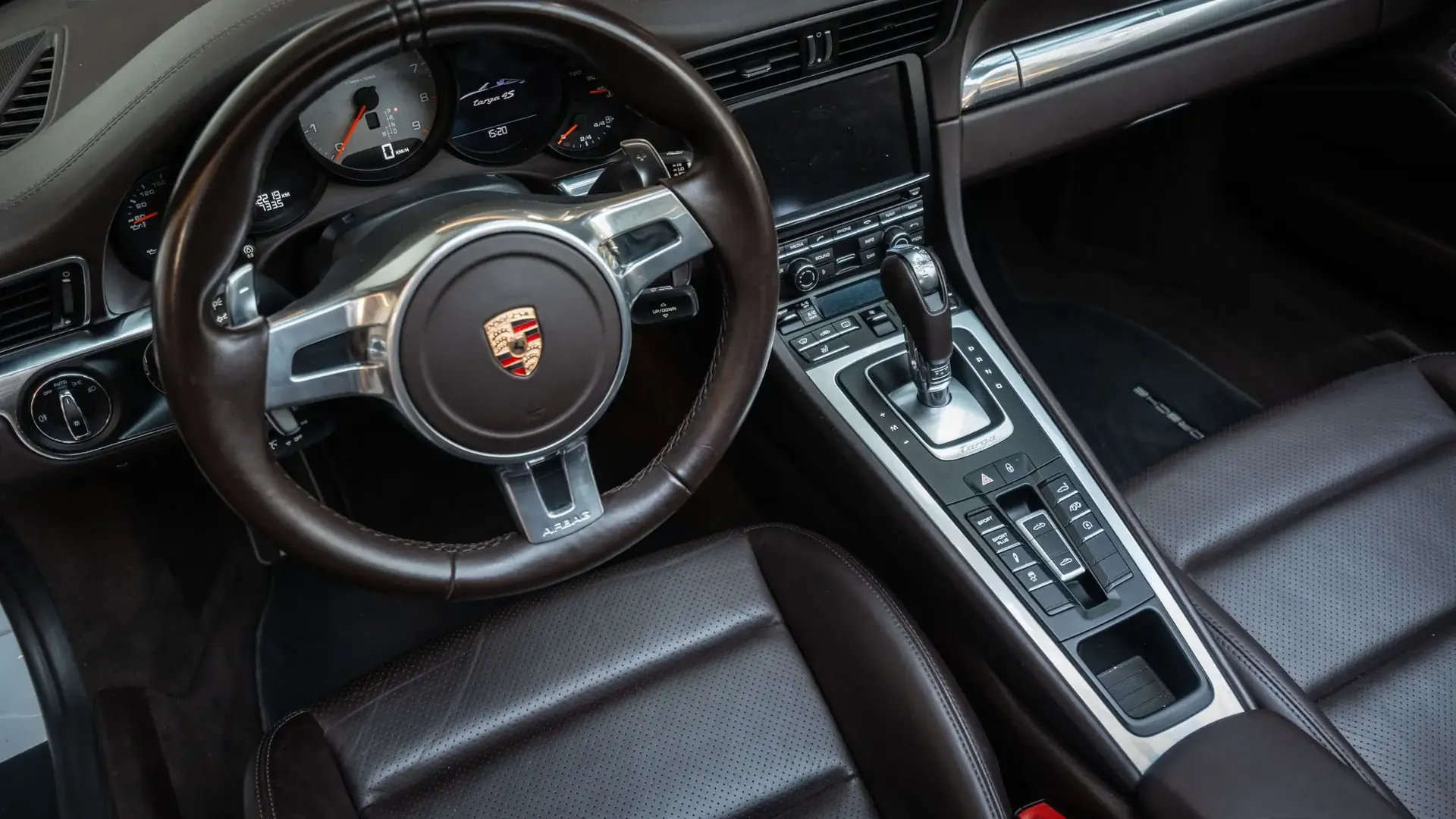 Porsche 911 — photo 13