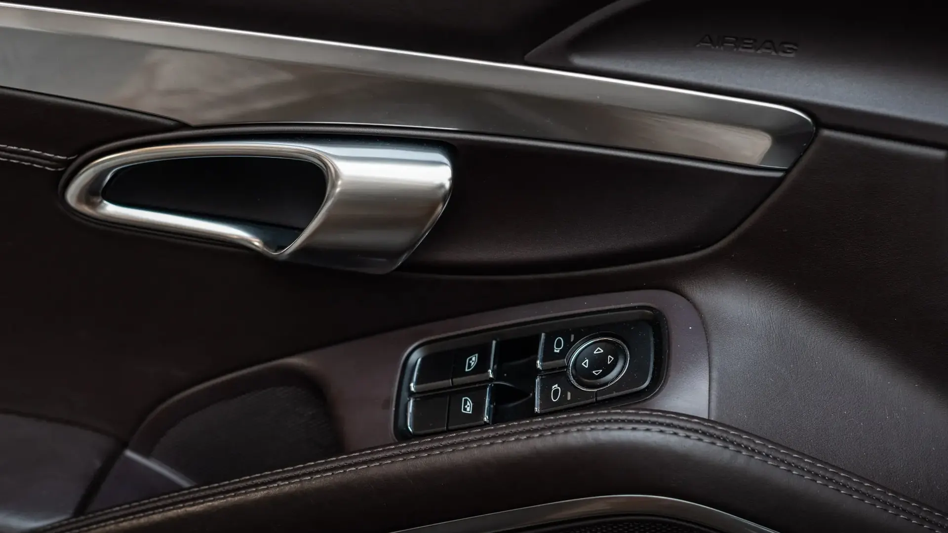 Porsche 911 — photo 25