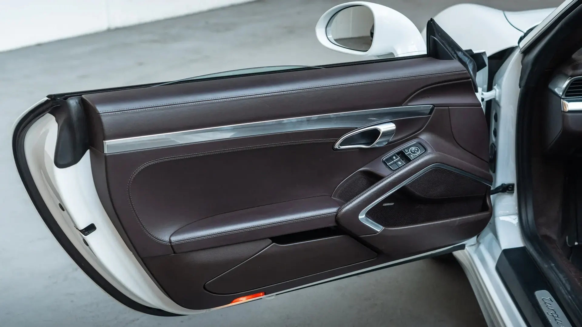 Porsche 911 — photo 31
