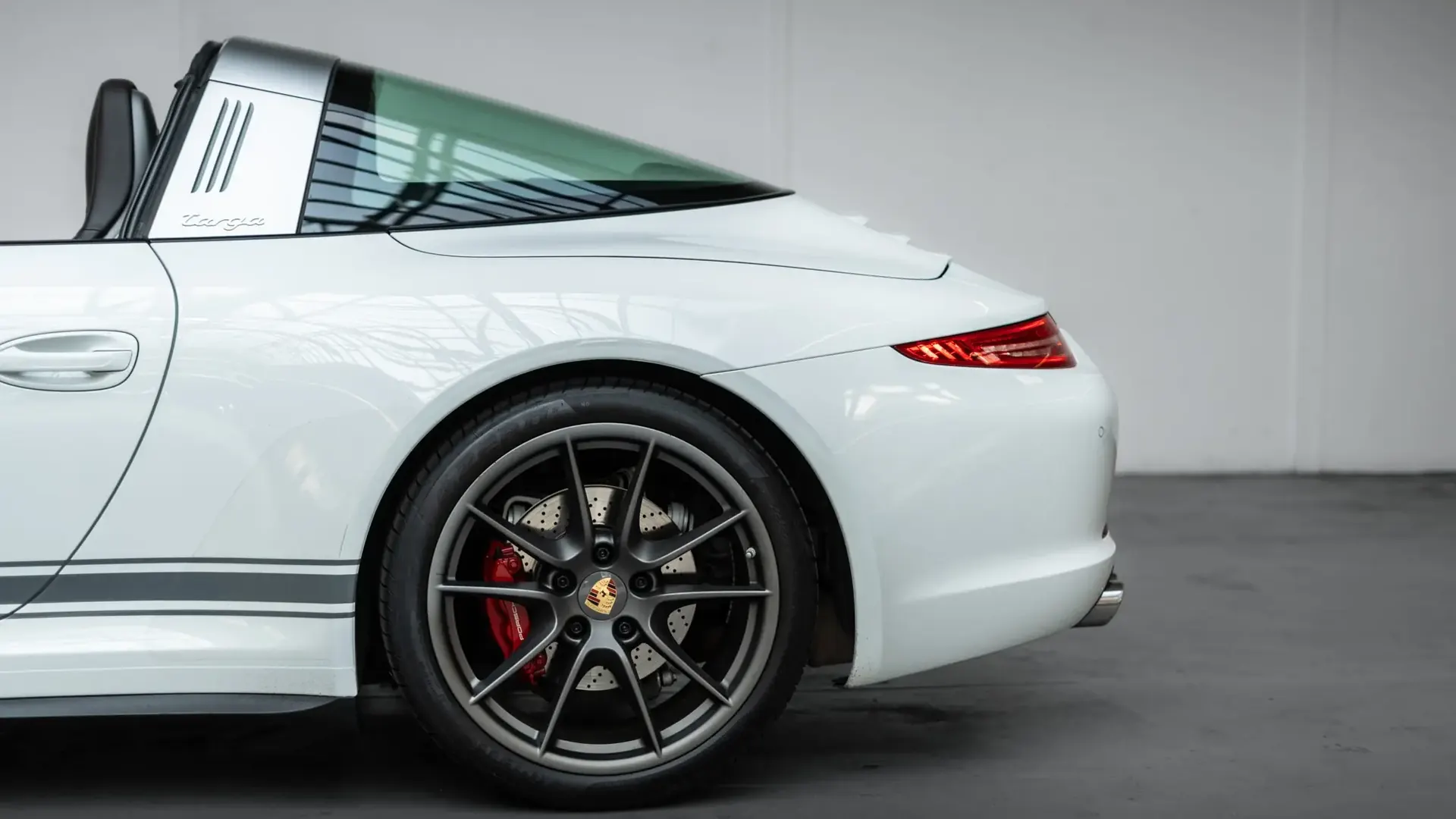 Porsche 911 — photo 9