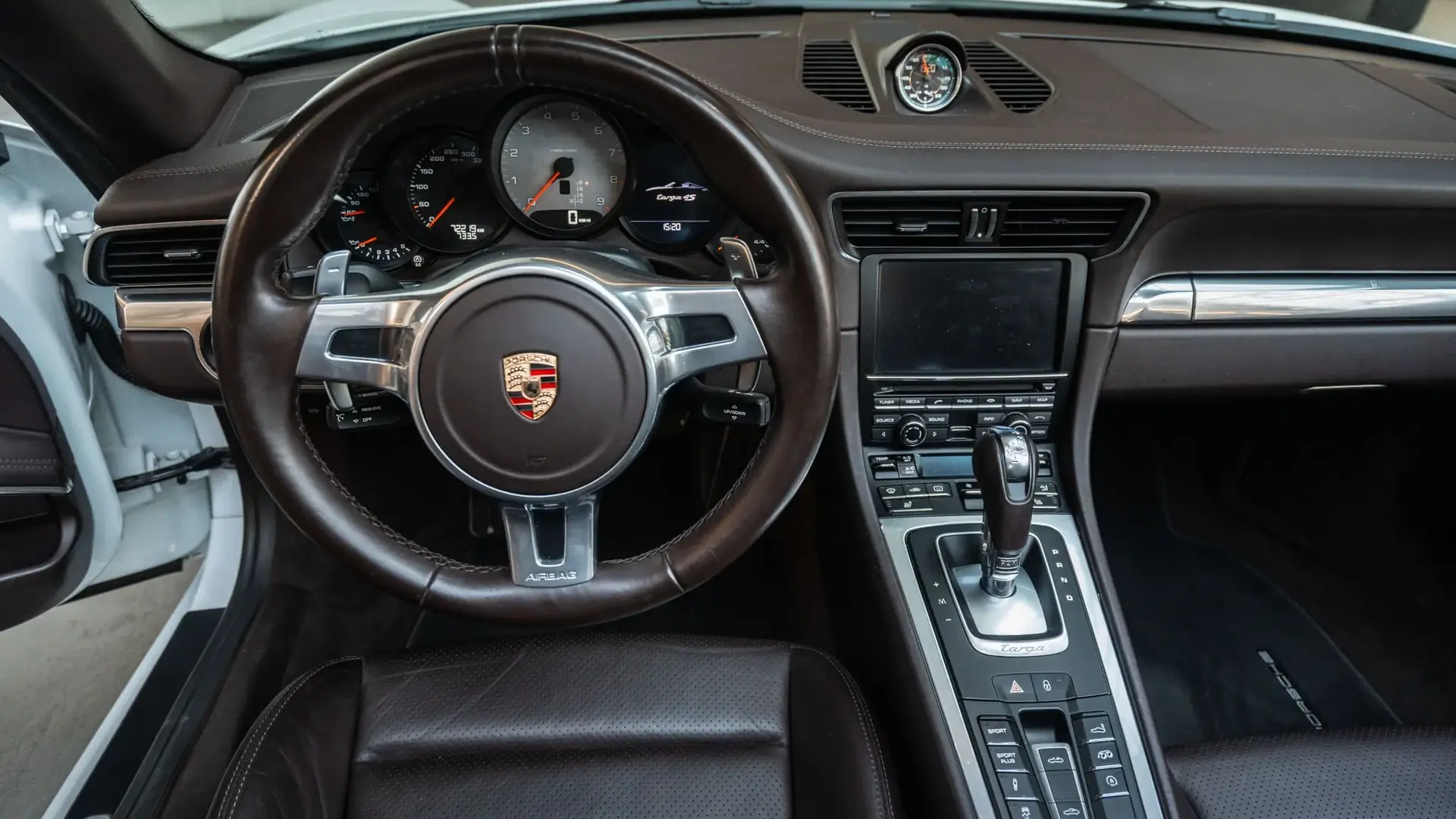 Porsche 911 — photo 15