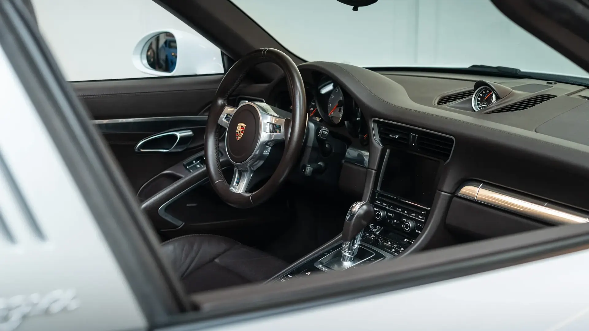 Porsche 911 — photo 50