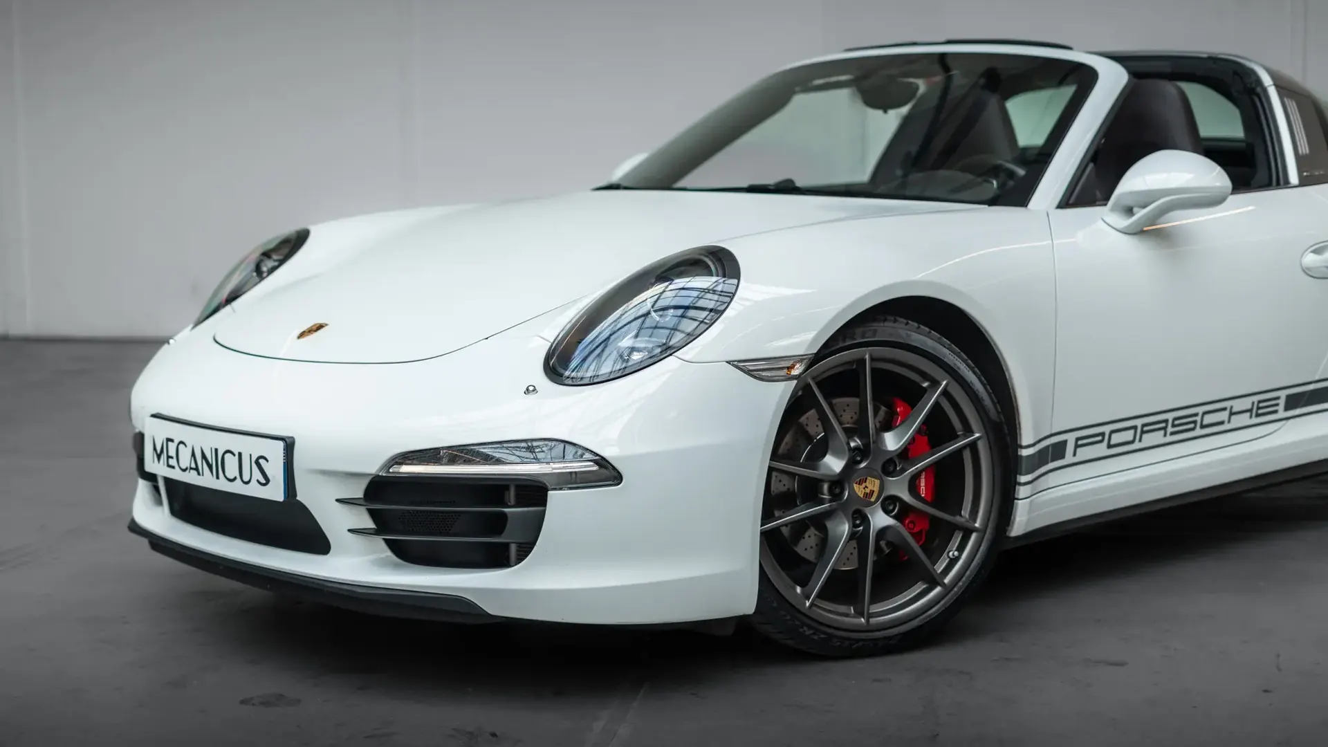 Porsche 911 — photo 35
