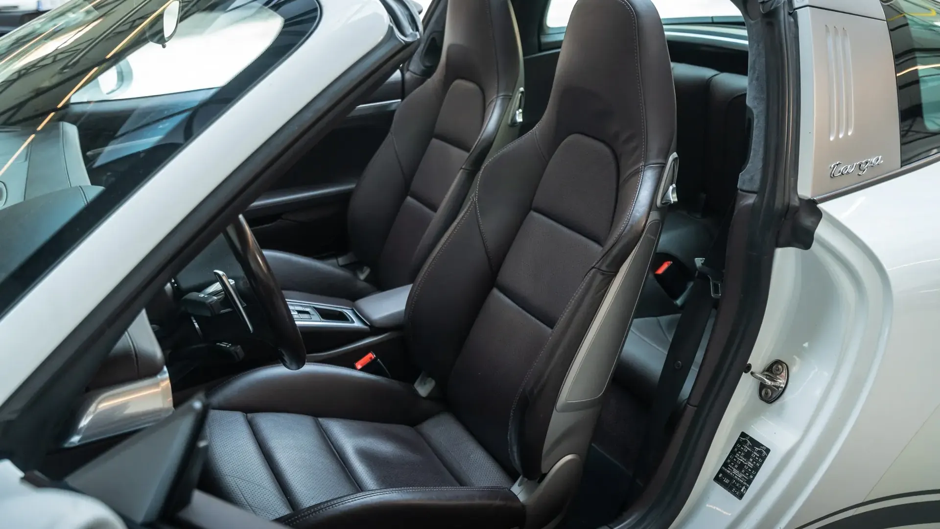 Porsche 911 — photo 12