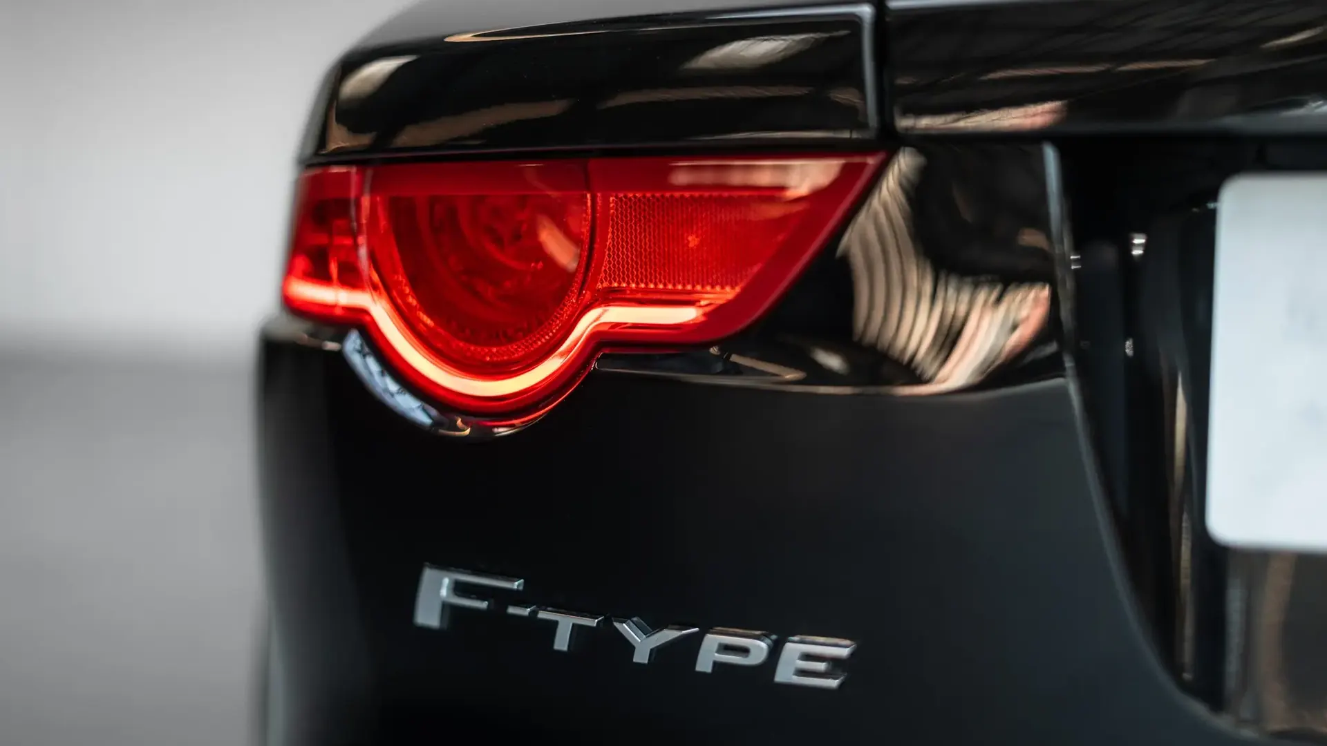 Jaguar F-Type — photo 45