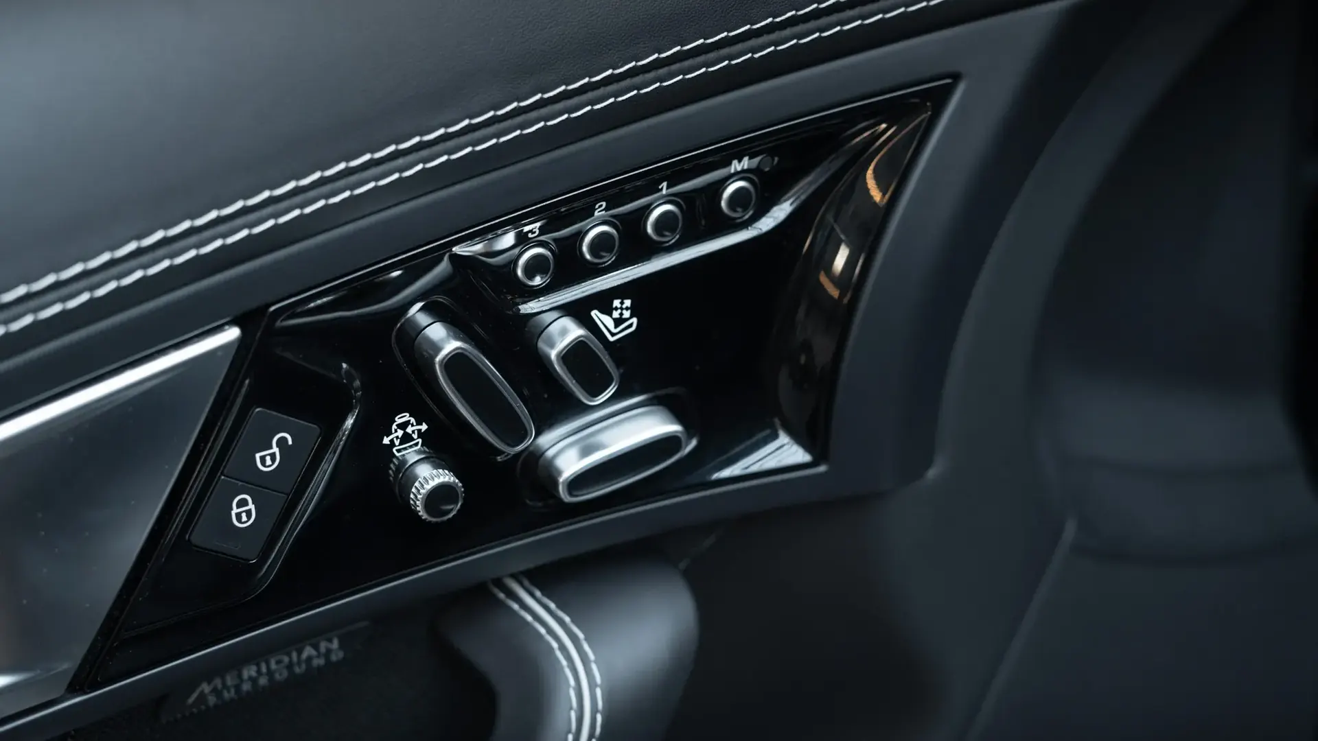 Jaguar F-Type — photo 9