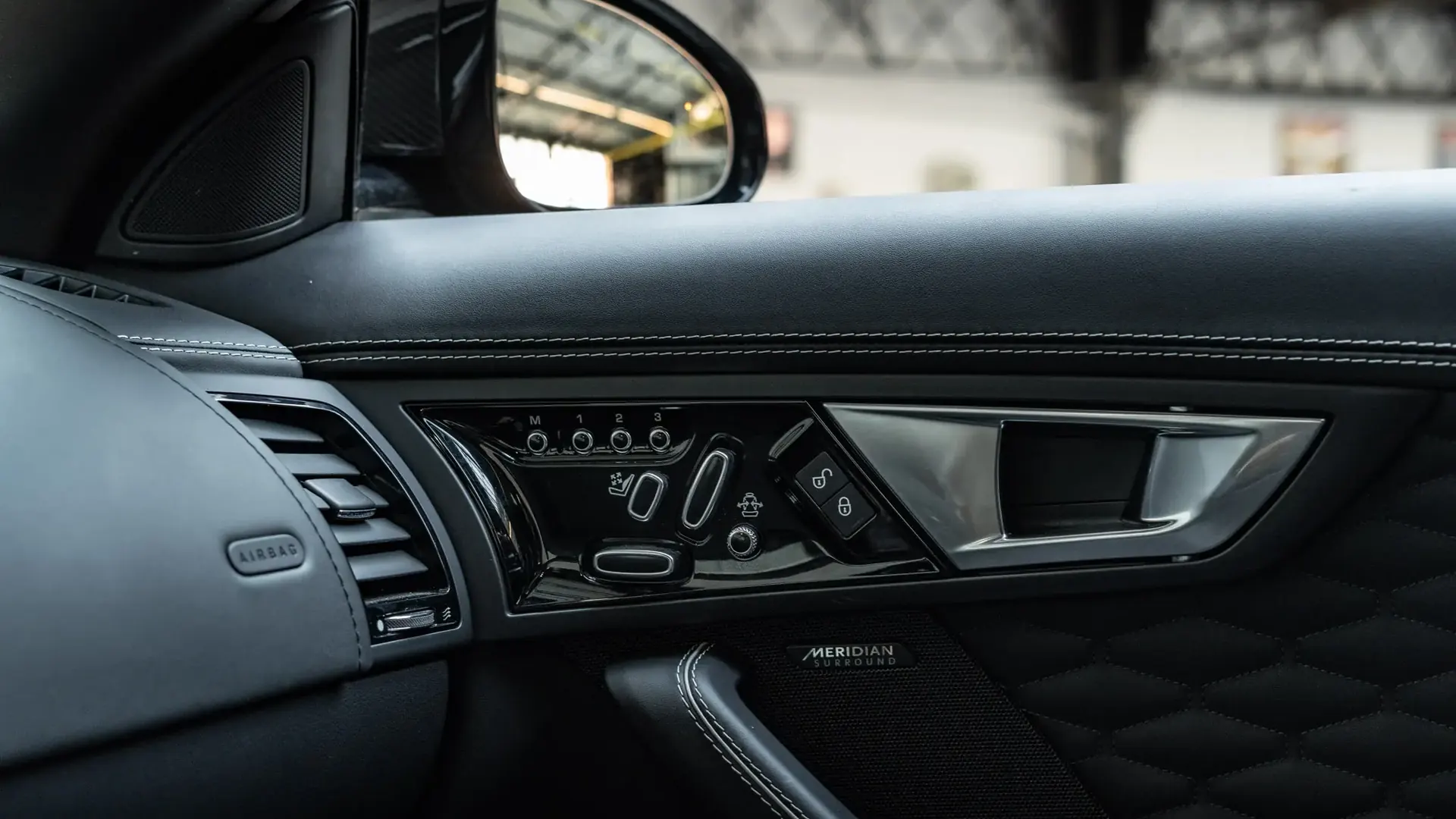 Jaguar F-Type — photo 18