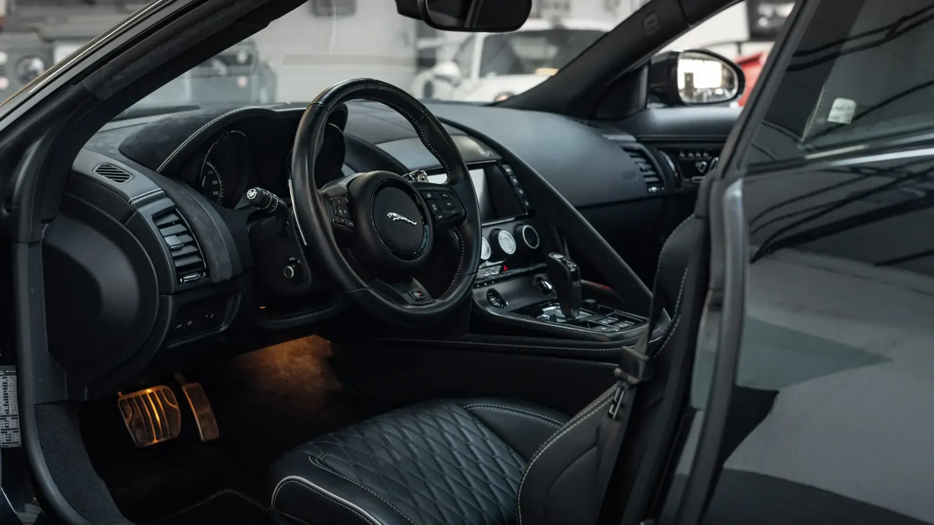Jaguar F-Type — photo 8