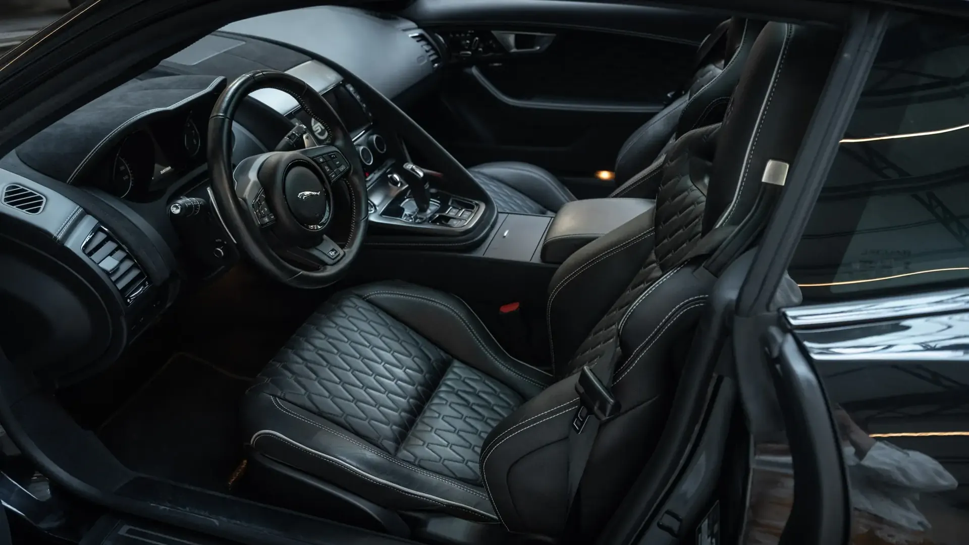 Jaguar F-Type — photo 26