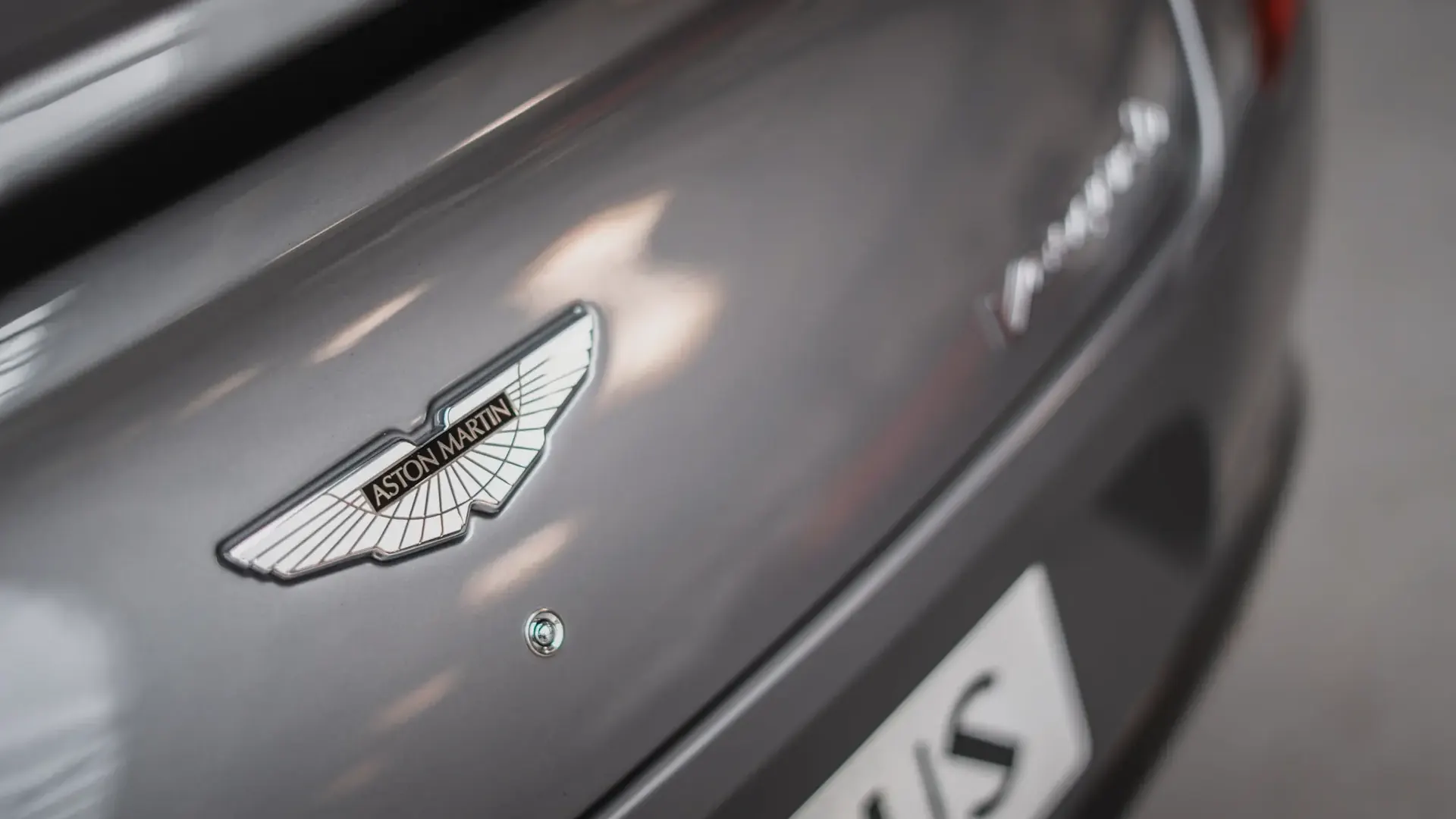 Aston Martin Vanquish — photo 45