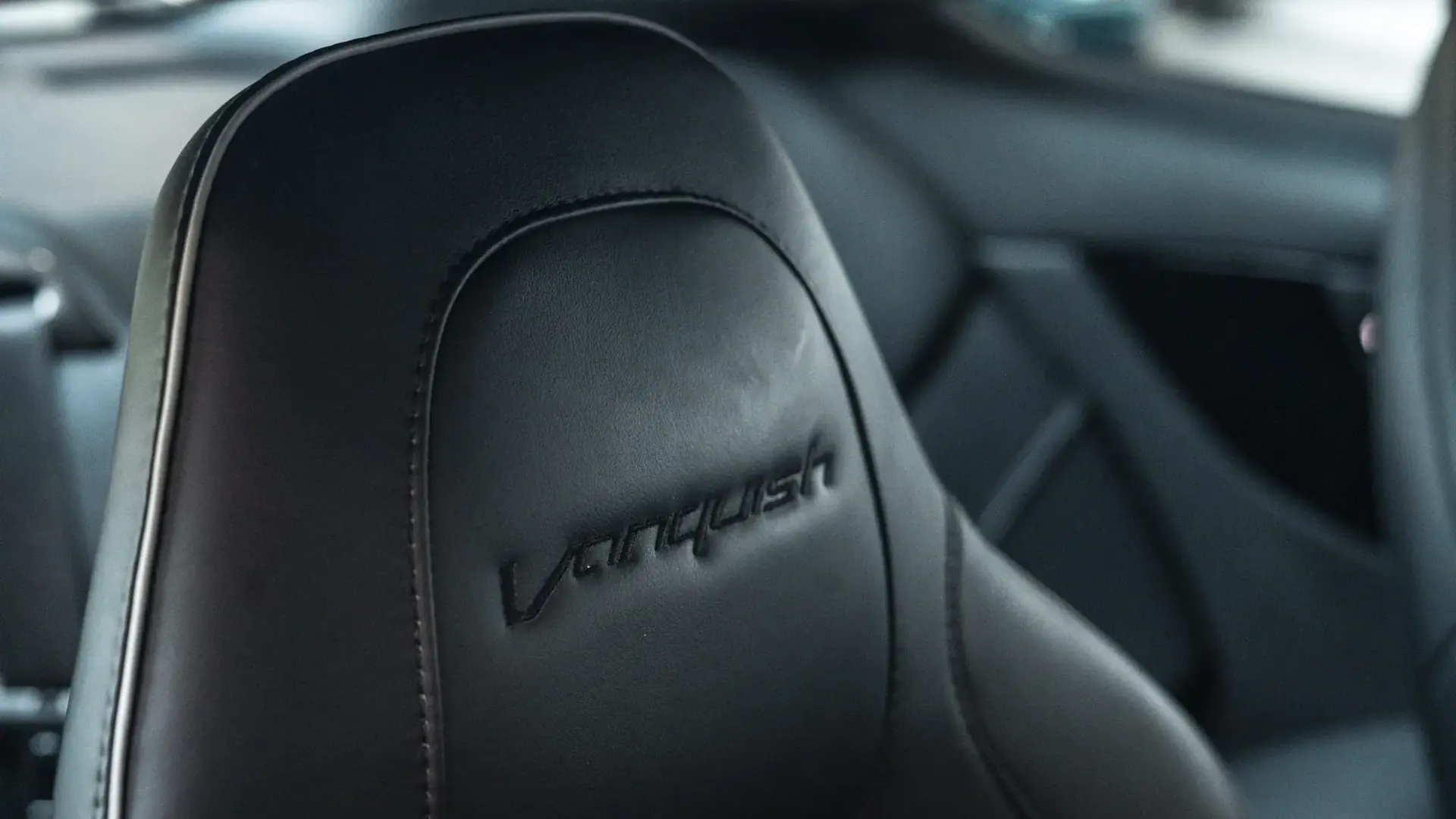 Aston Martin Vanquish — photo 20