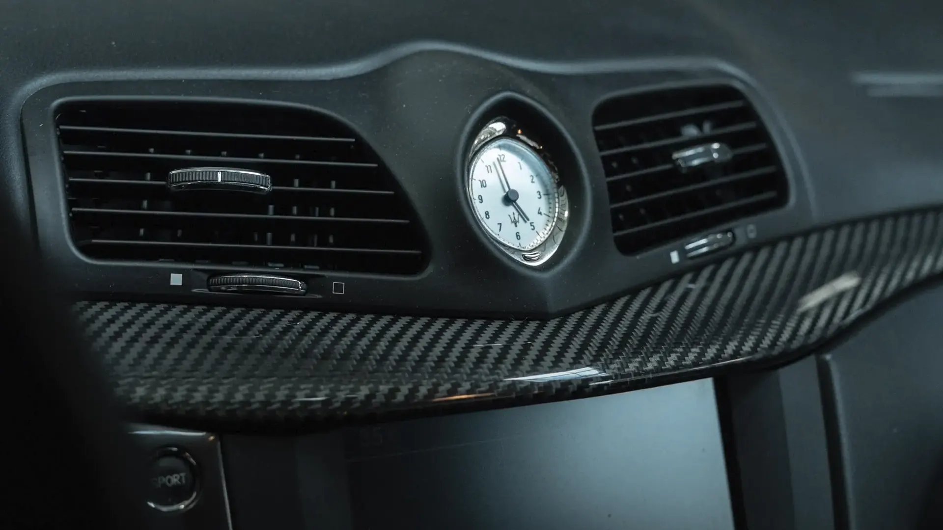 Maserati GranTurismo — photo 15