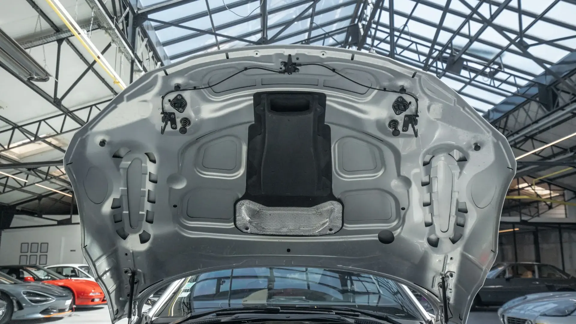 Aston Martin Vantage — photo 47