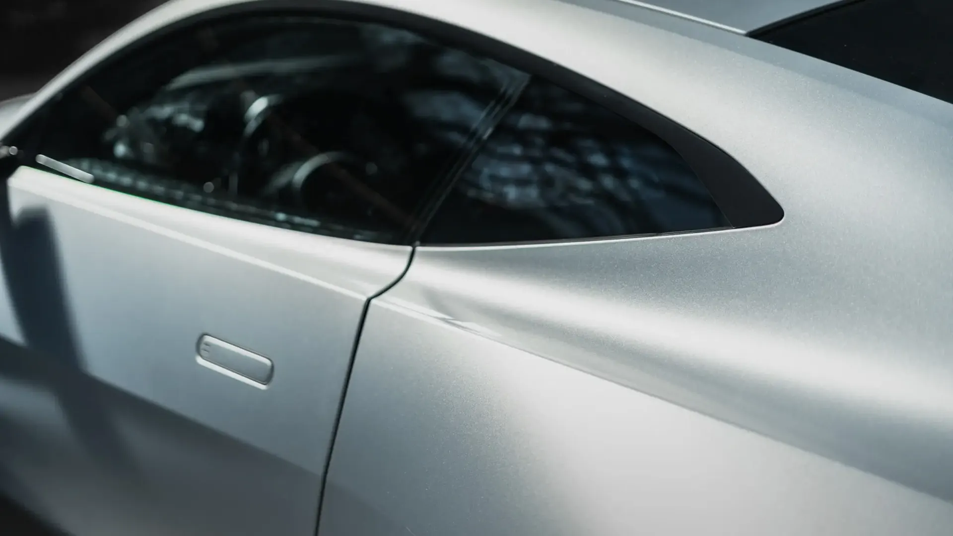 Aston Martin Vantage — photo 42