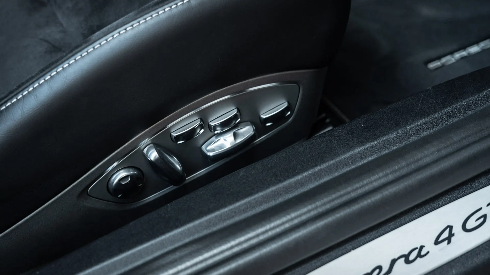 Porsche 911 — photo 20