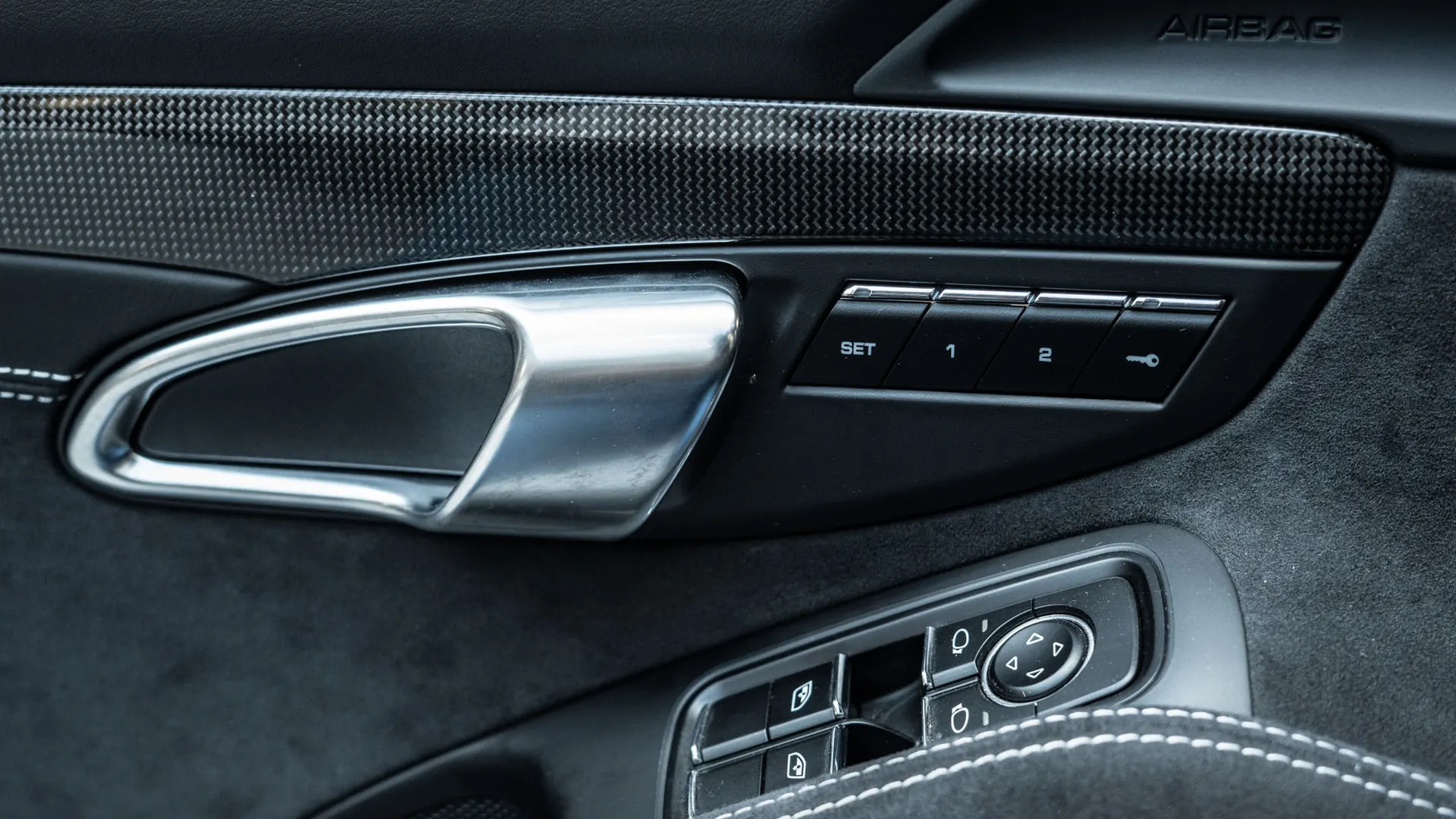 Porsche 911 — photo 24