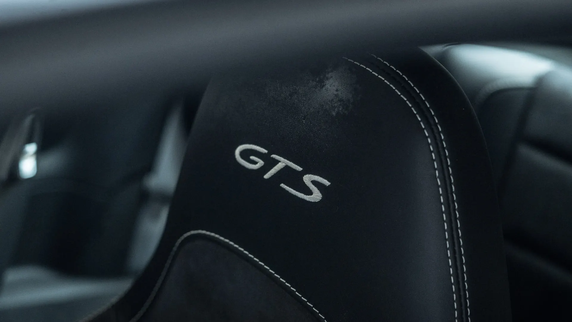 Porsche 911 — photo 27