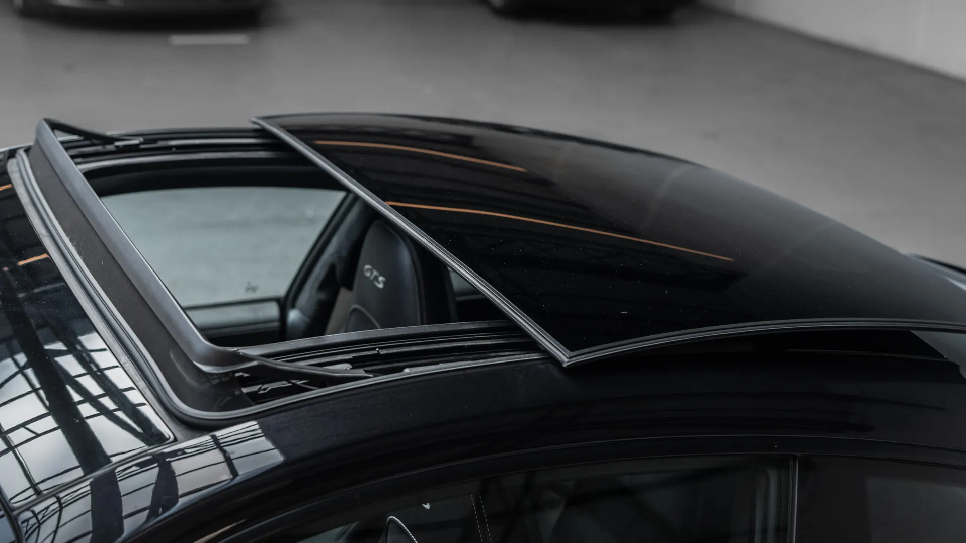 Porsche 911 — photo 35