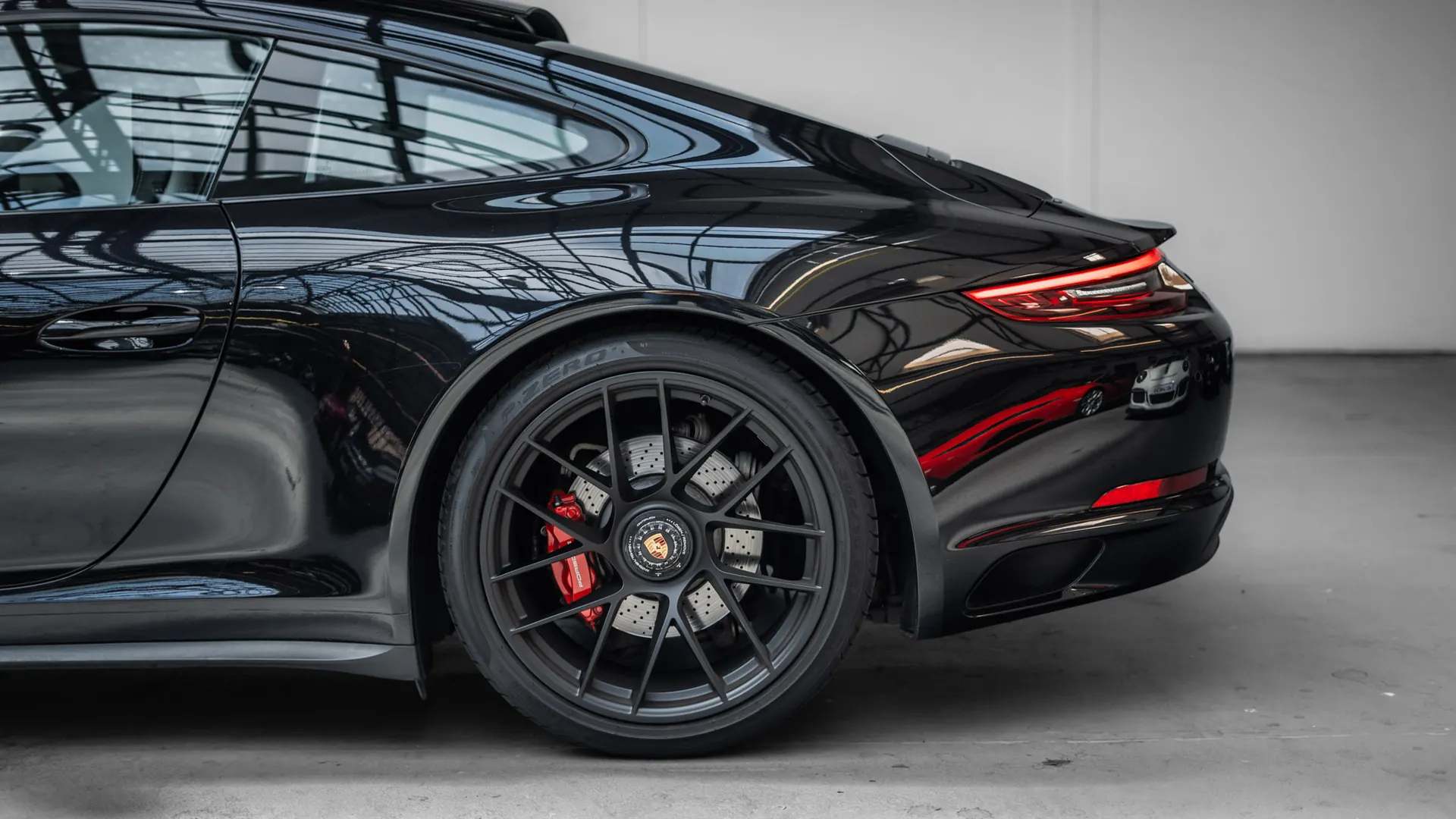 Porsche 911 — photo 7