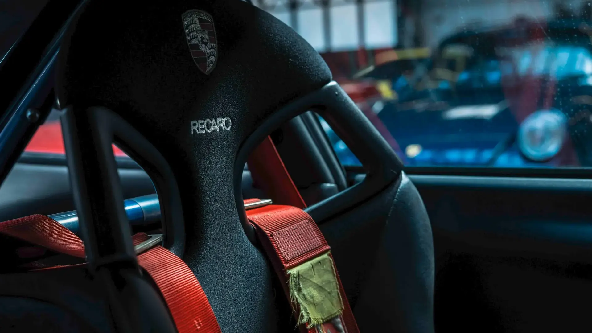 Porsche 911 — photo 21