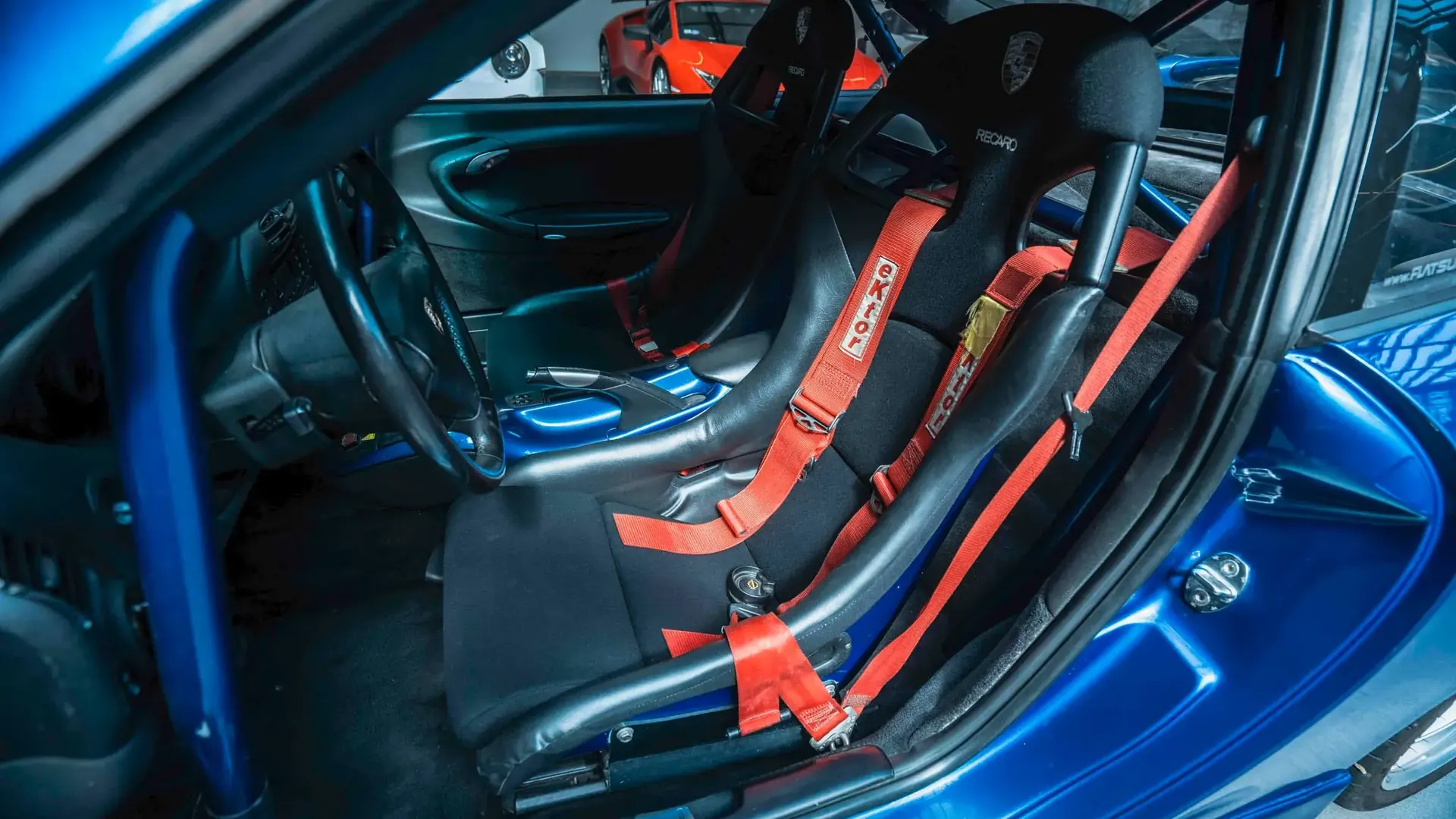 Porsche 911 — photo 25