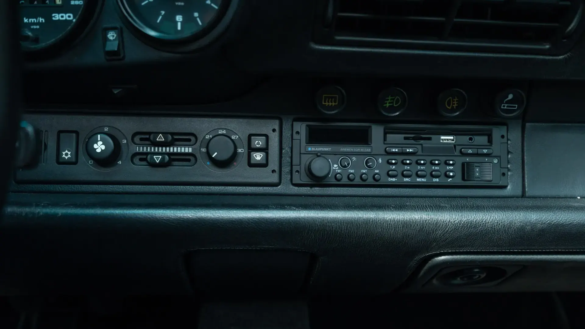 Porsche 964 — photo 17