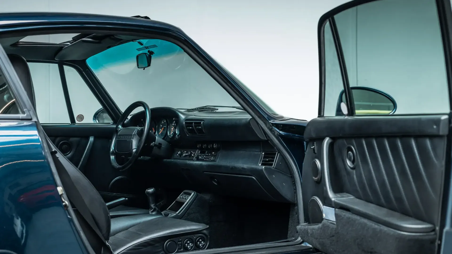 Porsche 964 — photo 26