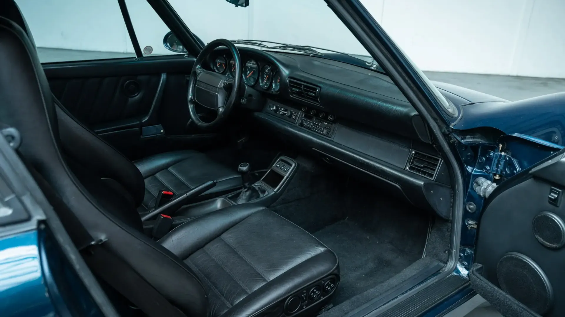 Porsche 964 — photo 27