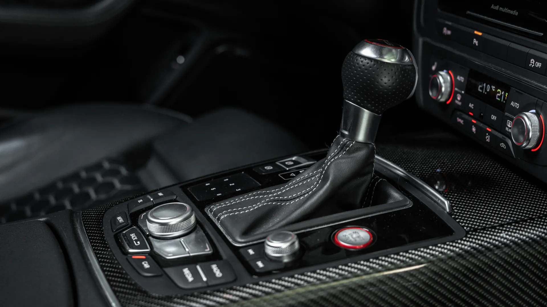 Audi RS6 — photo 16