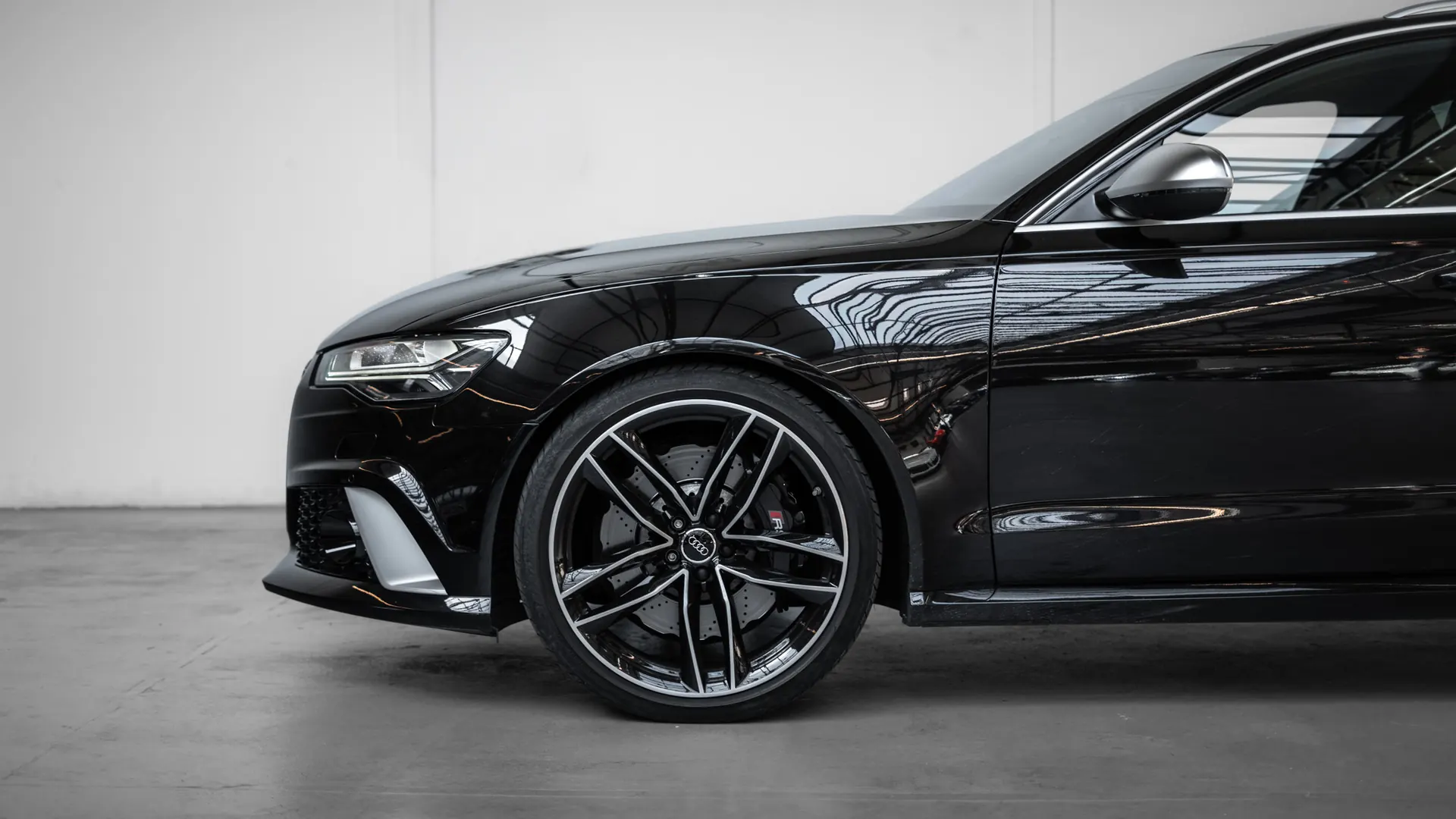Audi RS6 — photo 6