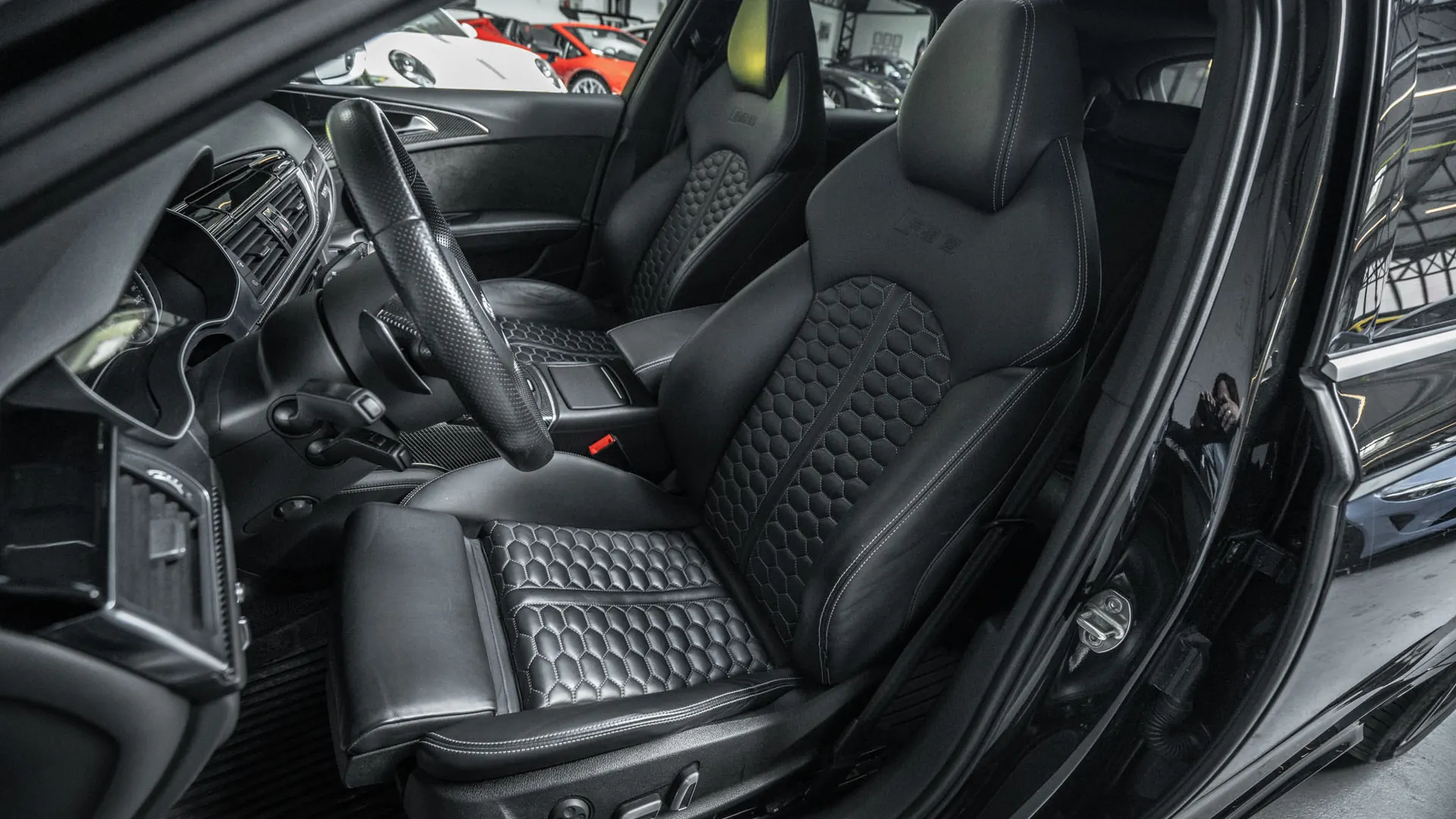 Audi RS6 — photo 12