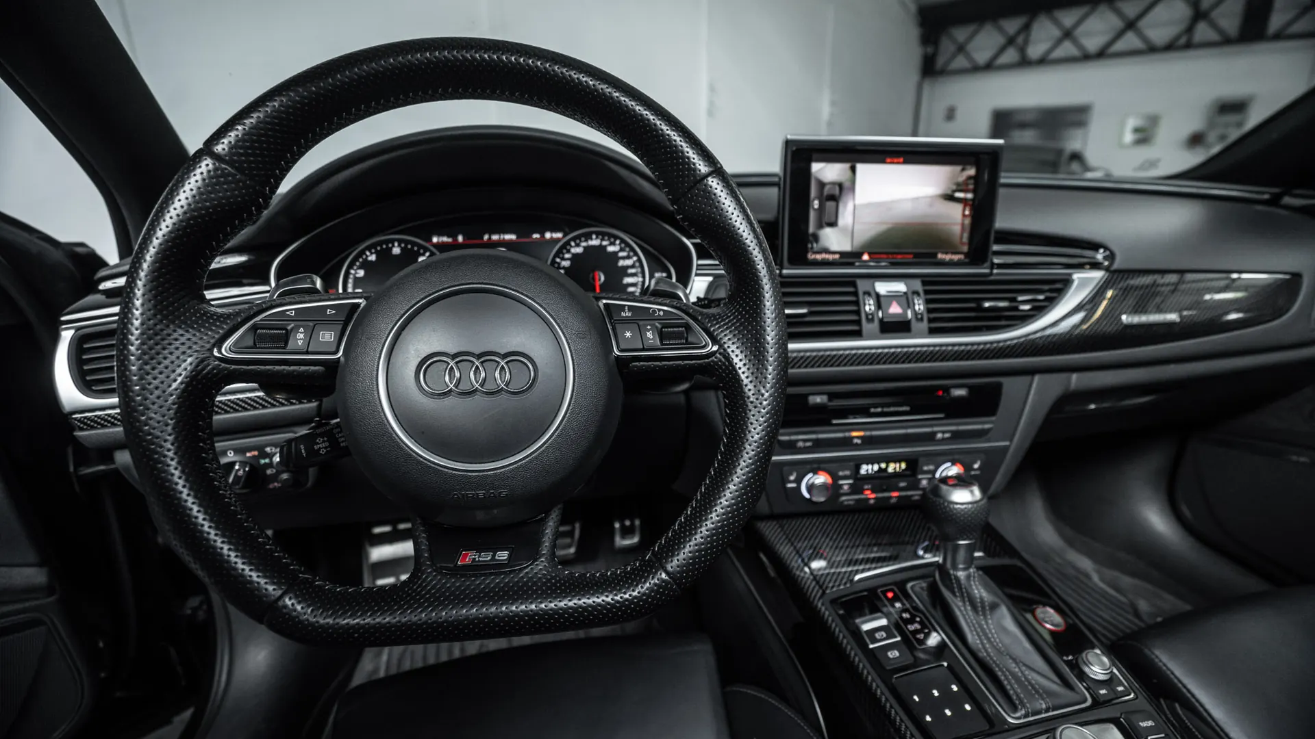 Audi RS6 — photo 8