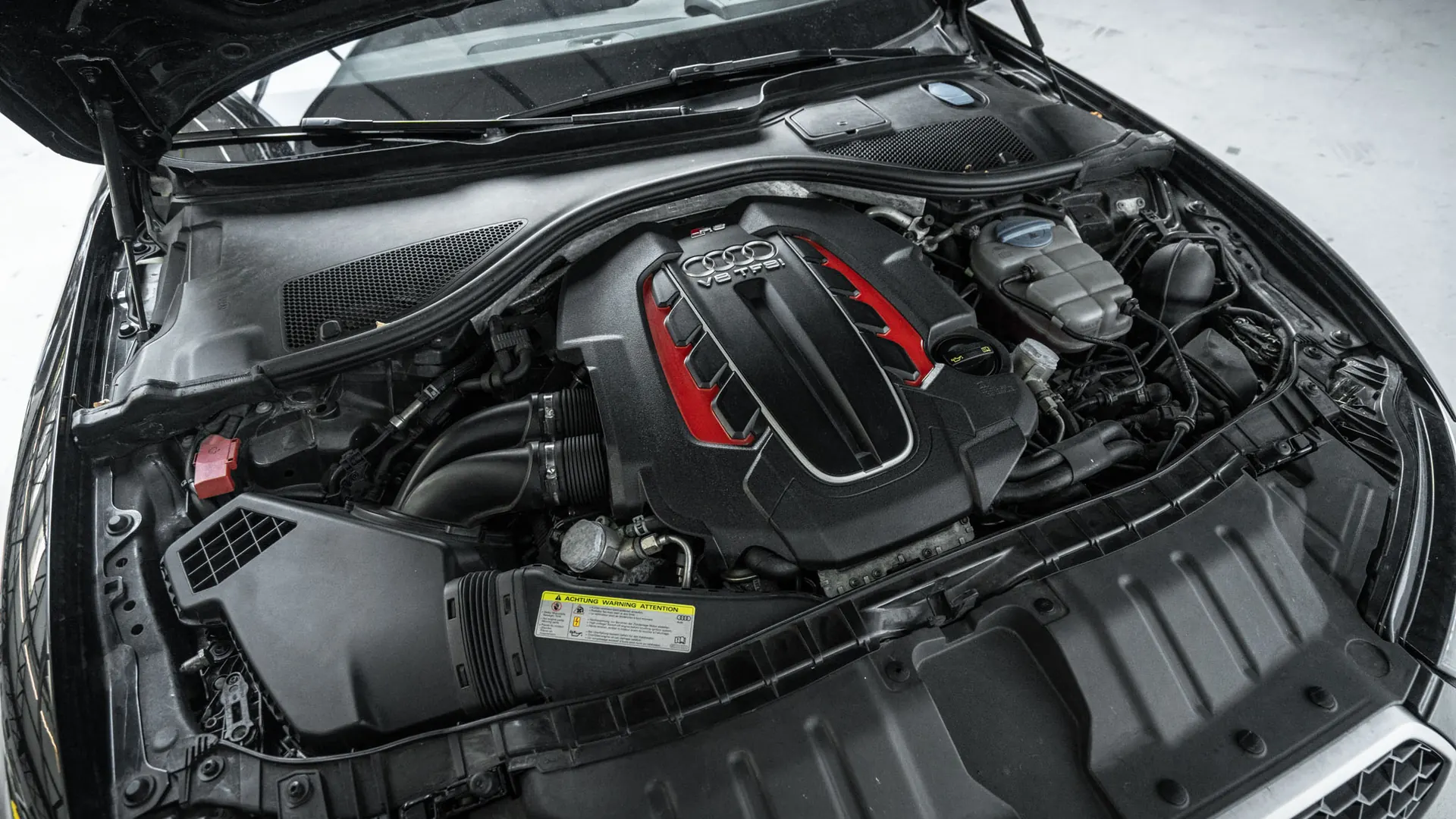 Audi RS6 — photo 38