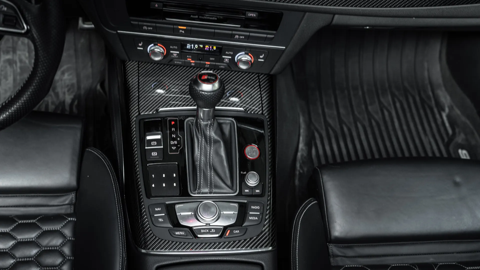 Audi RS6 — photo 26