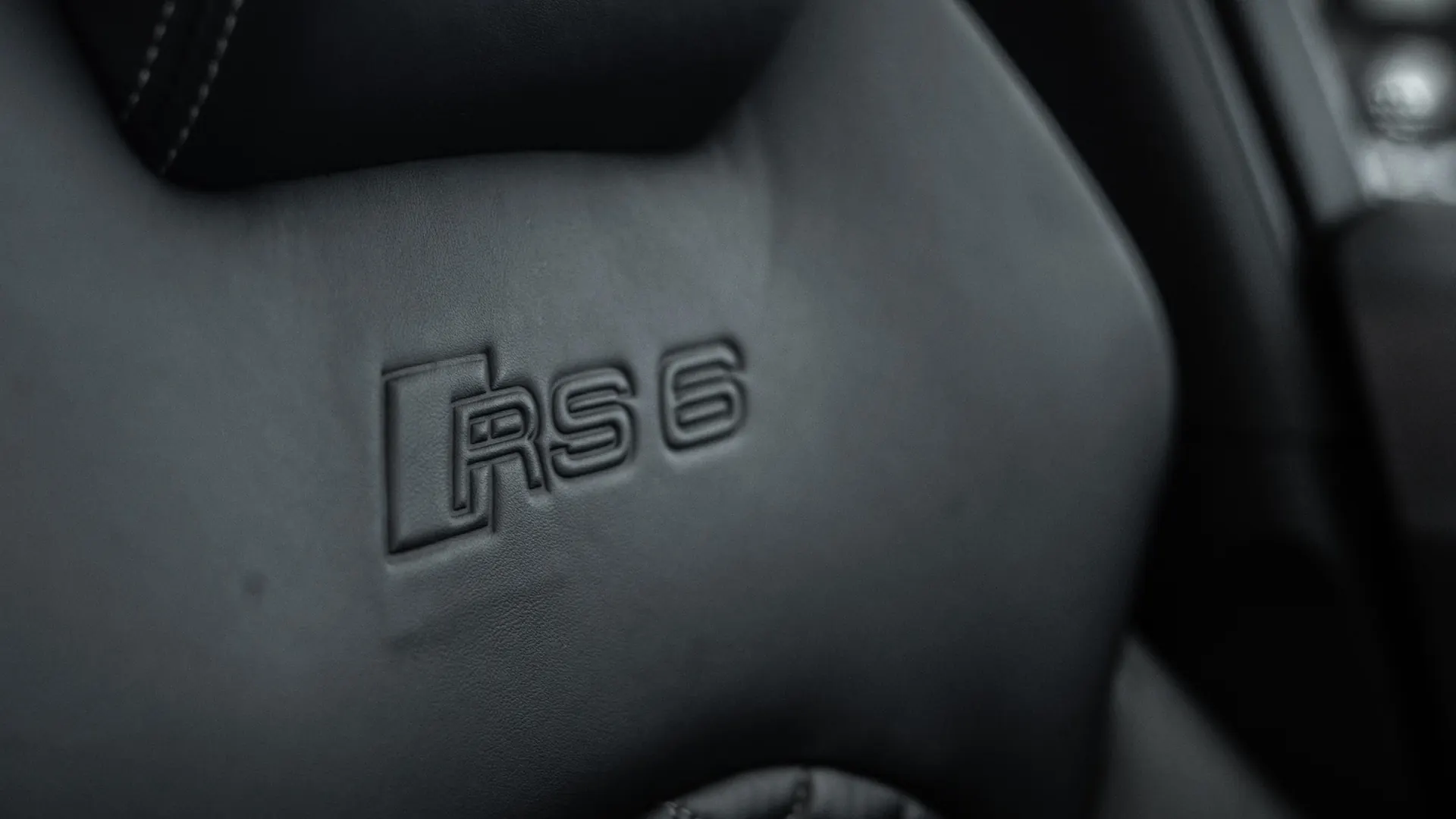Audi RS6 — photo 20