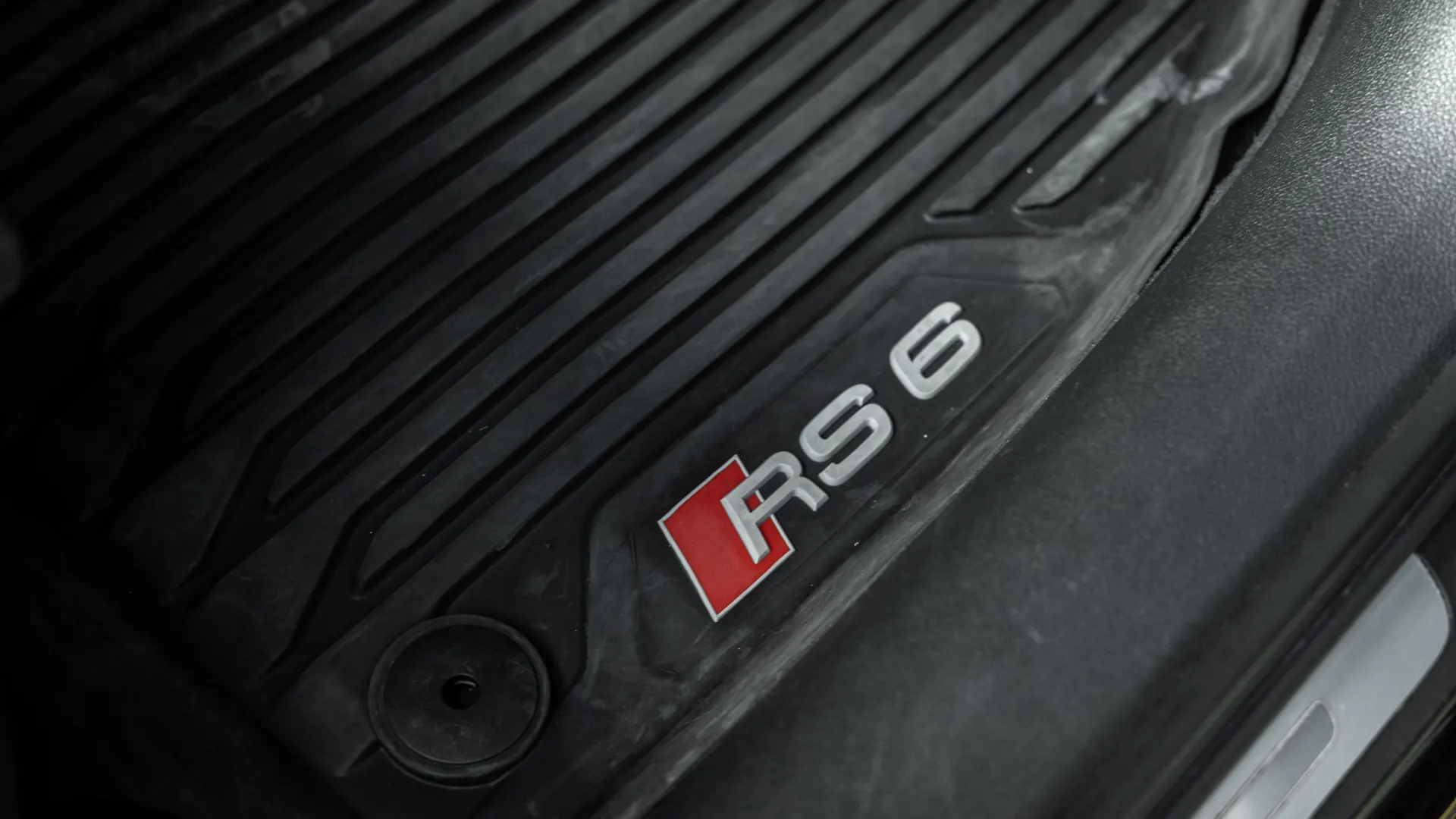 Audi RS6 — photo 22